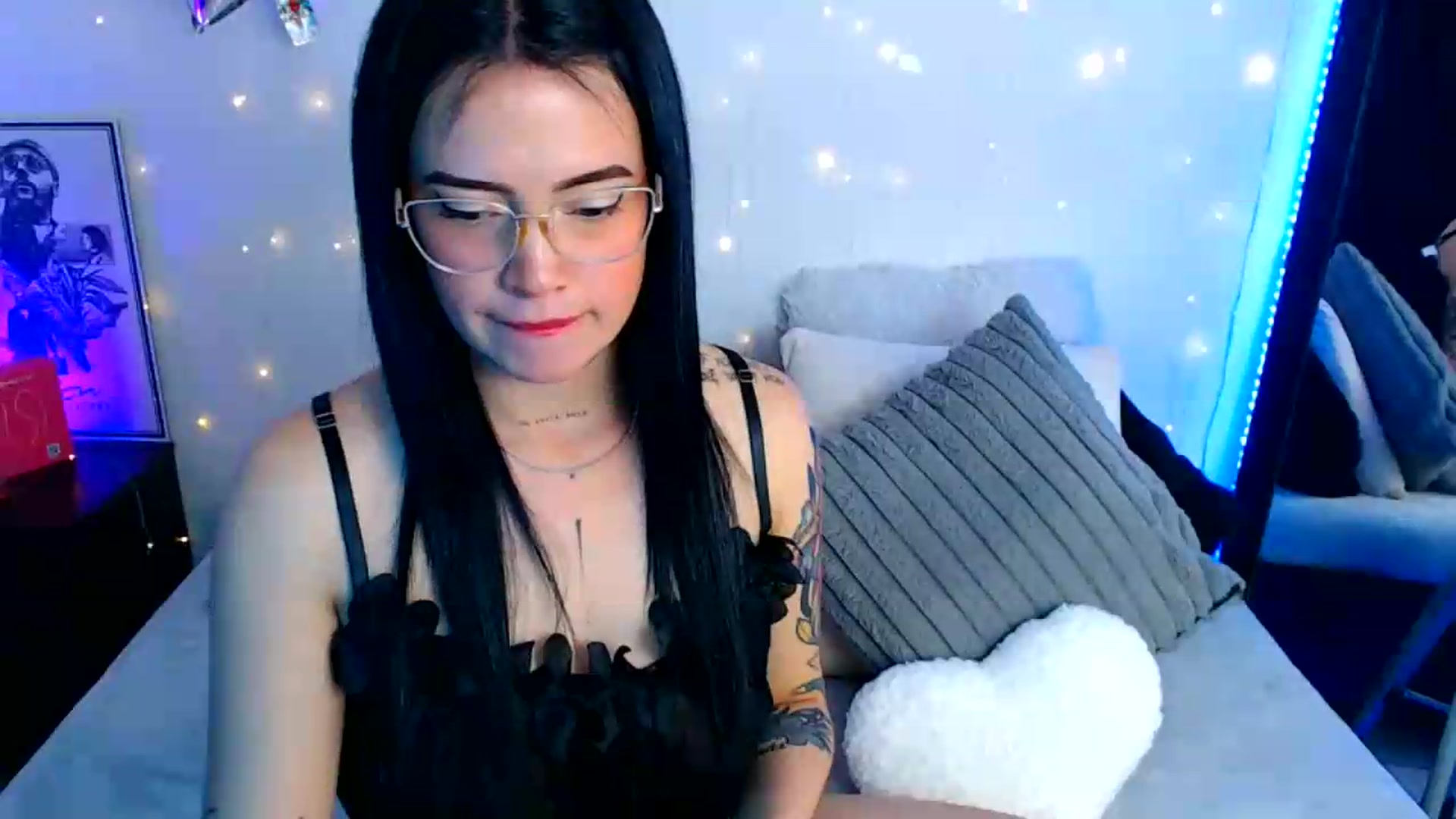 Gallery image thumbnail from Isa_Maiden's myfreecams stream on, 06/23/2026, 17:32 image 2 of 20