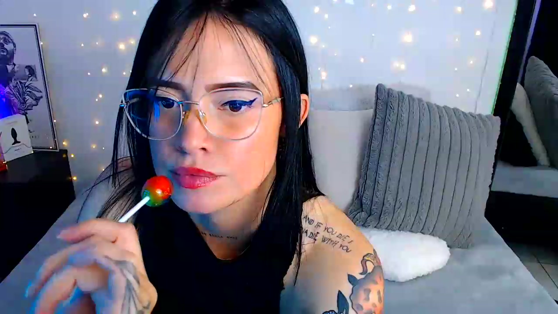 Gallery image thumbnail from Isa_Maiden's myfreecams stream on, 07/11/2026, 18:07 image 4 of 20