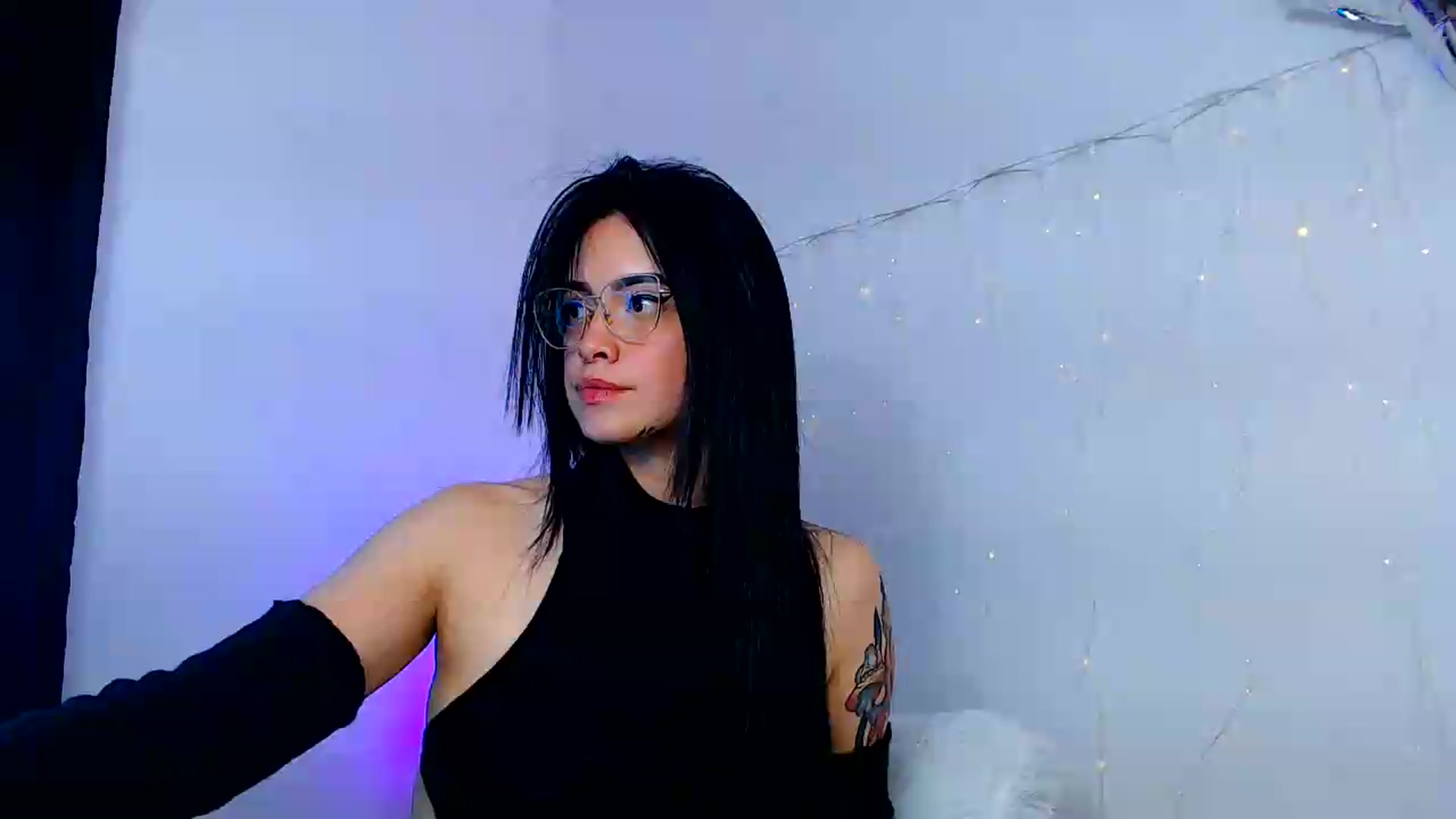 Gallery image thumbnail from Isa_Maiden's myfreecams stream on, 07/11/2026, 22:12 image 12 of 20