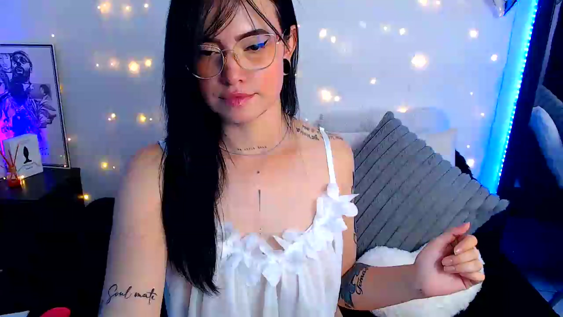 Gallery image thumbnail from Isa_Maiden's myfreecams stream on, 07/16/2026, 19:09 image 1 of 20