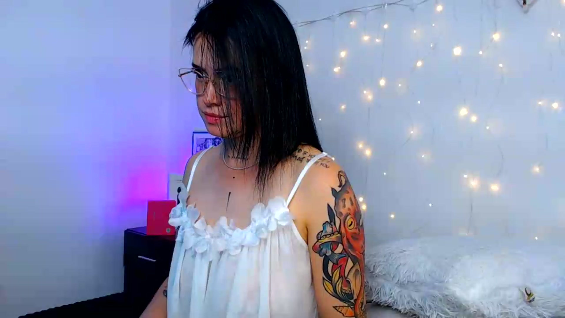 Gallery image thumbnail from Isa_Maiden's myfreecams stream on, 07/16/2026, 19:34 image 10 of 20