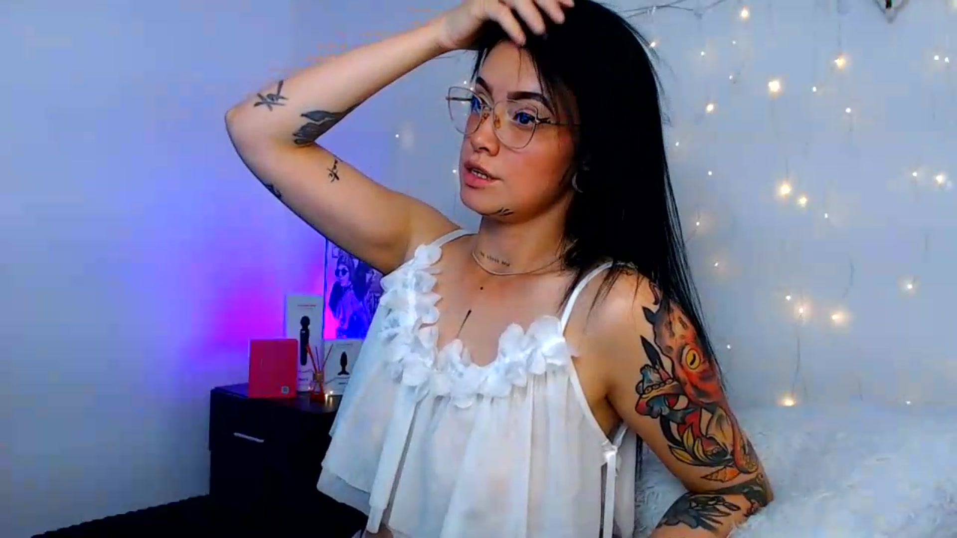 Gallery image thumbnail from Isa_Maiden's myfreecams stream on, 07/16/2026, 19:34 image 4 of 20