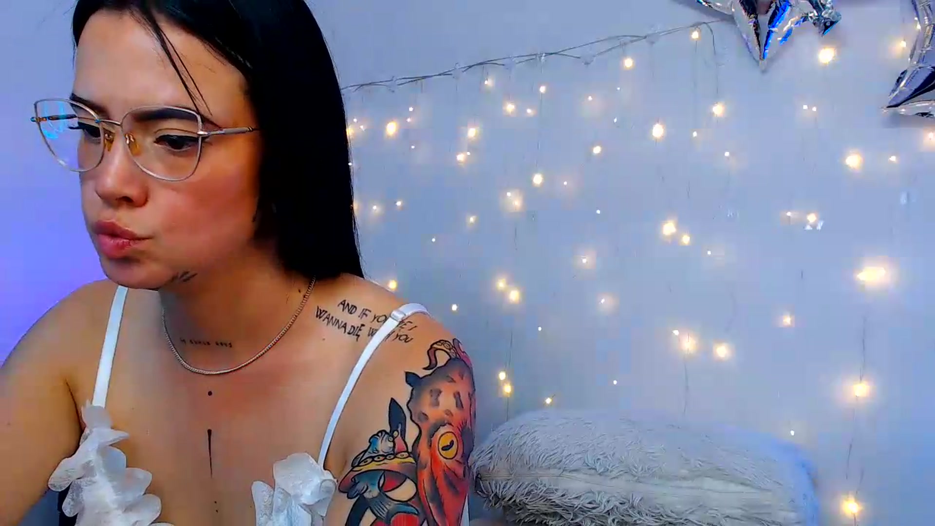 Gallery image thumbnail from Isa_Maiden's myfreecams stream on, 07/16/2026, 21:54 image 14 of 20