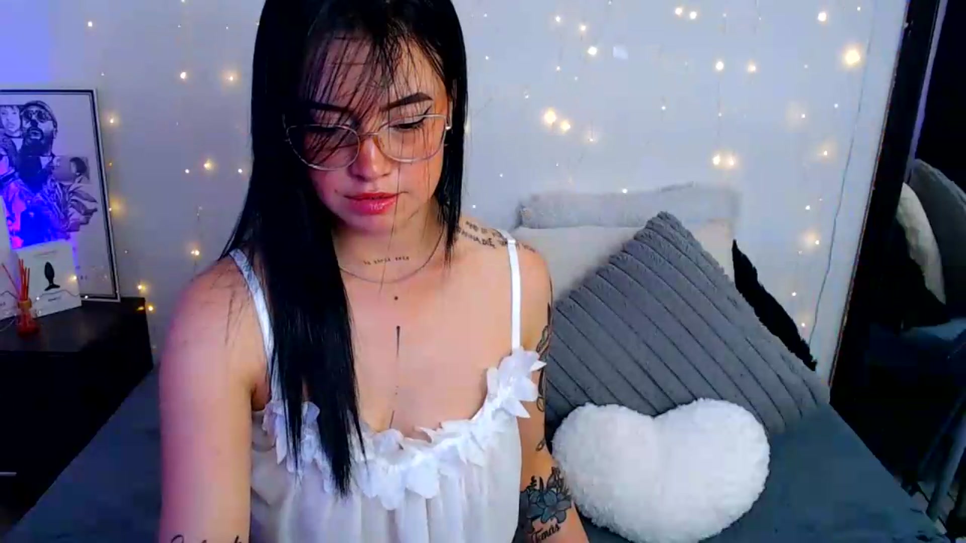 Gallery image thumbnail from Isa_Maiden's myfreecams stream on, 07/23/2026, 19:03 image 4 of 20