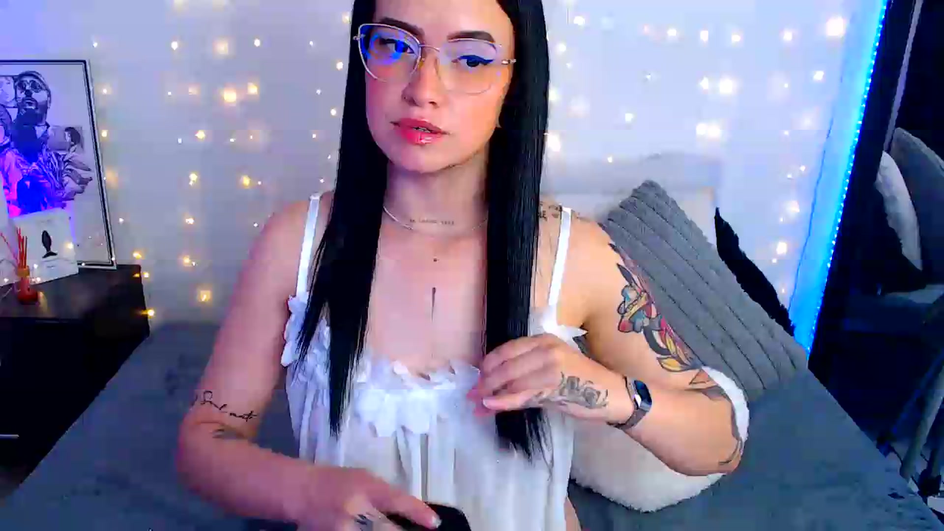 Gallery image thumbnail from Isa_Maiden's myfreecams stream on, 07/23/2026, 19:03 image 1 of 20