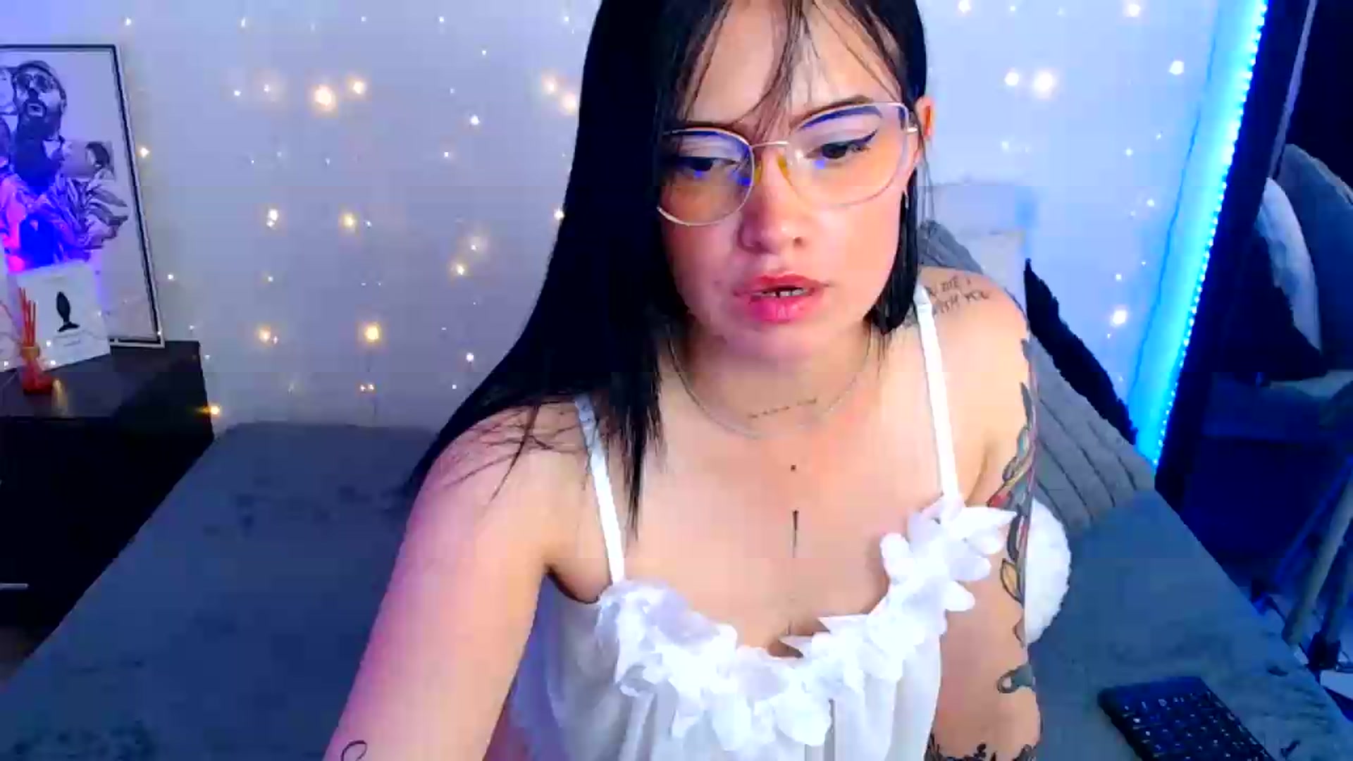 Gallery image thumbnail from Isa_Maiden's myfreecams stream on, 07/23/2026, 19:03 image 7 of 20