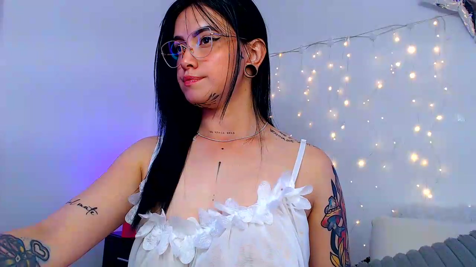 Gallery image thumbnail from Isa_Maiden's myfreecams stream on, 07/23/2026, 19:42 image 19 of 20