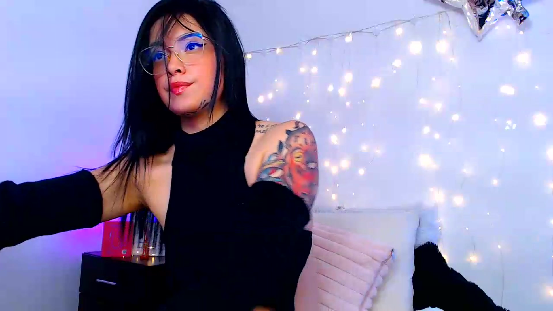 Gallery image thumbnail from Isa_Maiden's myfreecams stream on, 07/27/2026, 17:19 image 4 of 20