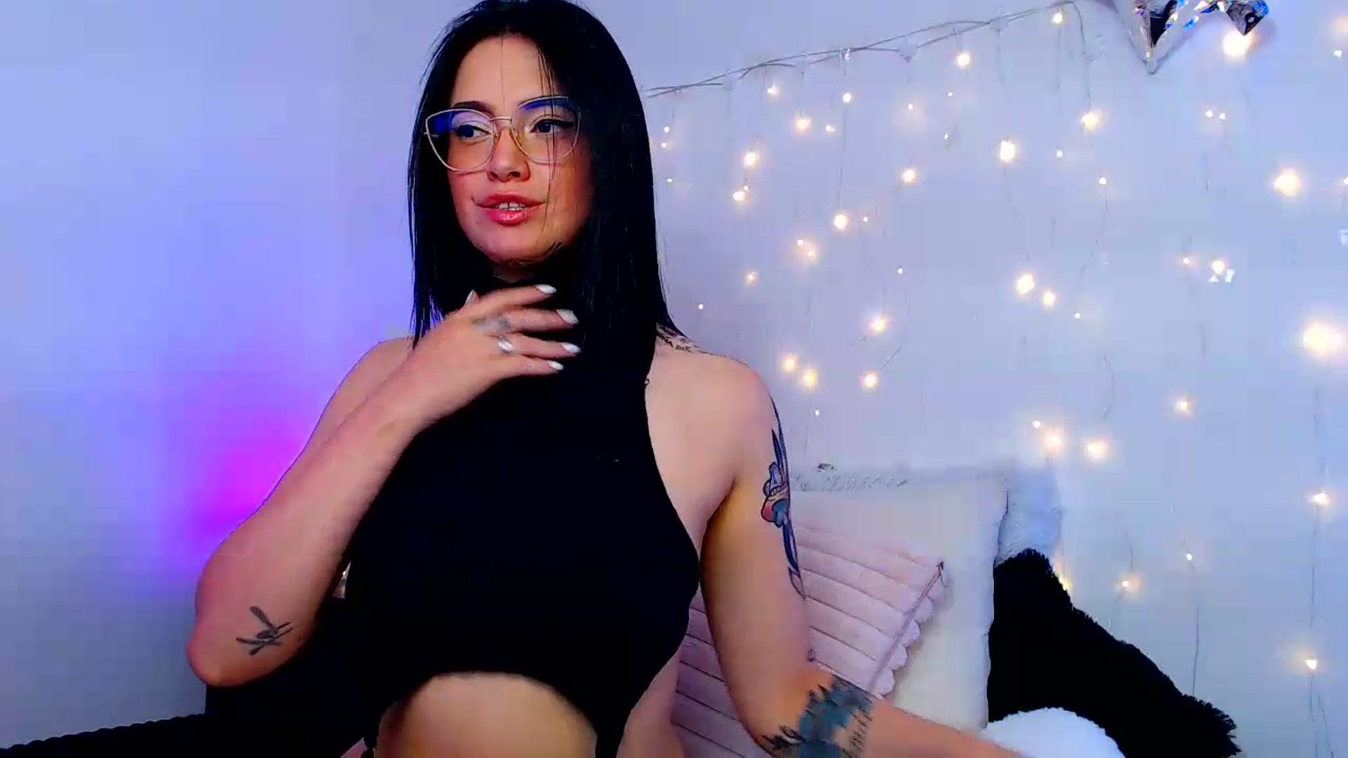 Gallery image thumbnail from Isa_Maiden's myfreecams stream on, 07/27/2026, 17:19 image 13 of 20