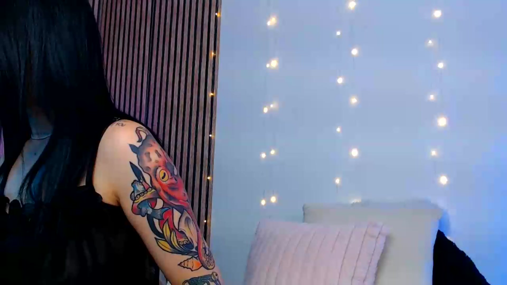 Gallery image thumbnail from Isa_Maiden's myfreecams stream on, 07/30/2026, 18:20 image 11 of 20