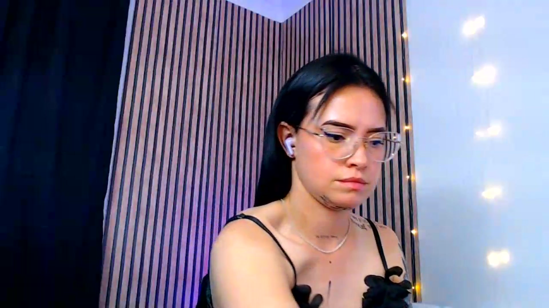 Gallery image thumbnail from Isa_Maiden's myfreecams stream on, 07/30/2026, 23:26 image 14 of 20