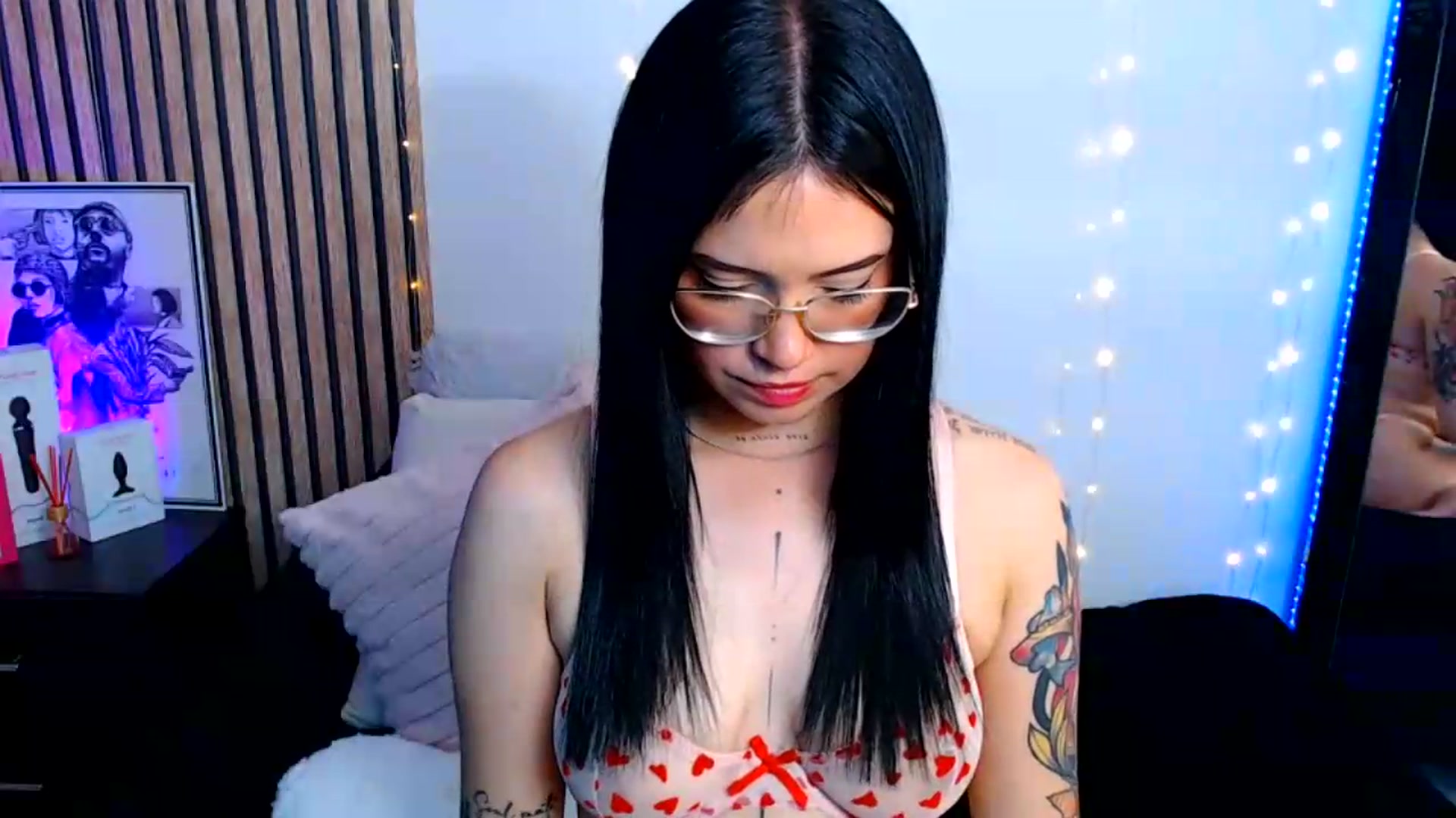 Gallery image thumbnail from Isa_Maiden's myfreecams stream on, 08/04/2026, 17:53 image 3 of 20