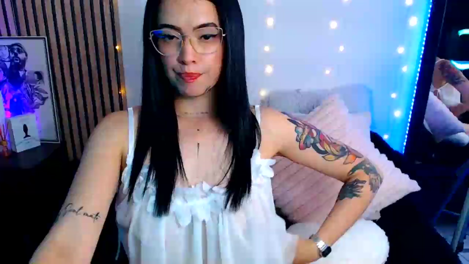 Gallery image thumbnail from Isa_Maiden's myfreecams stream on, 08/05/2026, 18:49 image 2 of 20