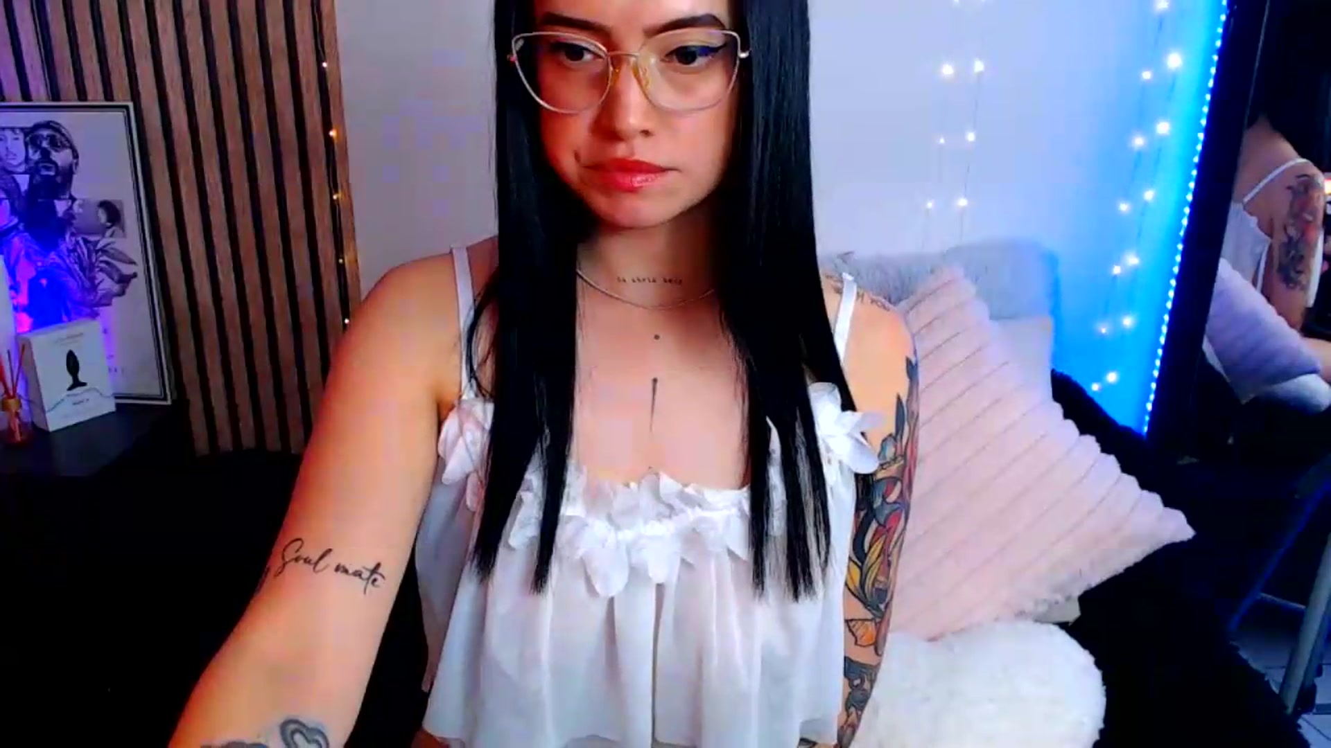 Gallery image thumbnail from Isa_Maiden's myfreecams stream on, 08/05/2026, 18:49 image 3 of 20
