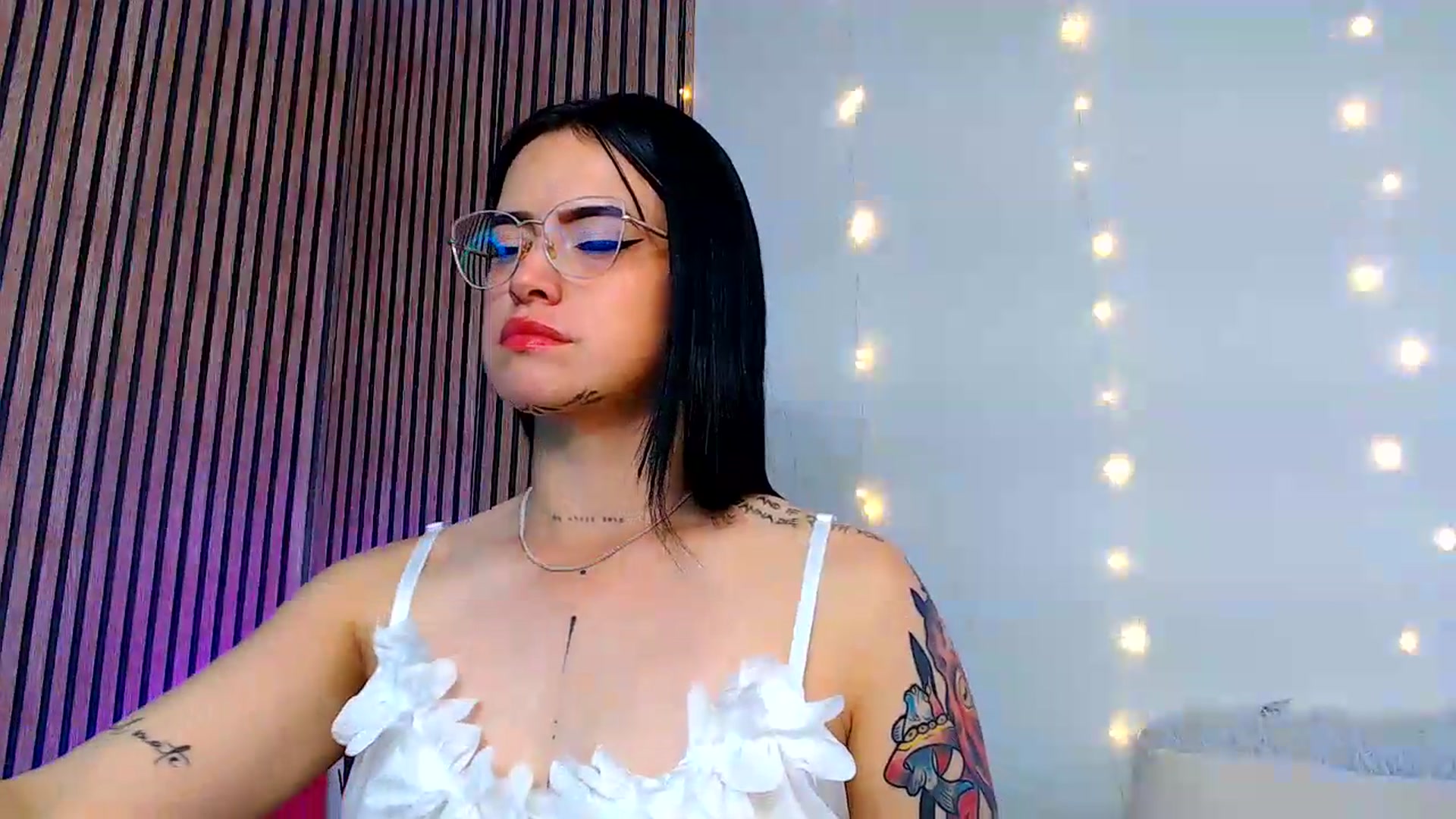 Gallery image thumbnail from Isa_Maiden's myfreecams stream on, 08/05/2026, 18:49 image 15 of 20