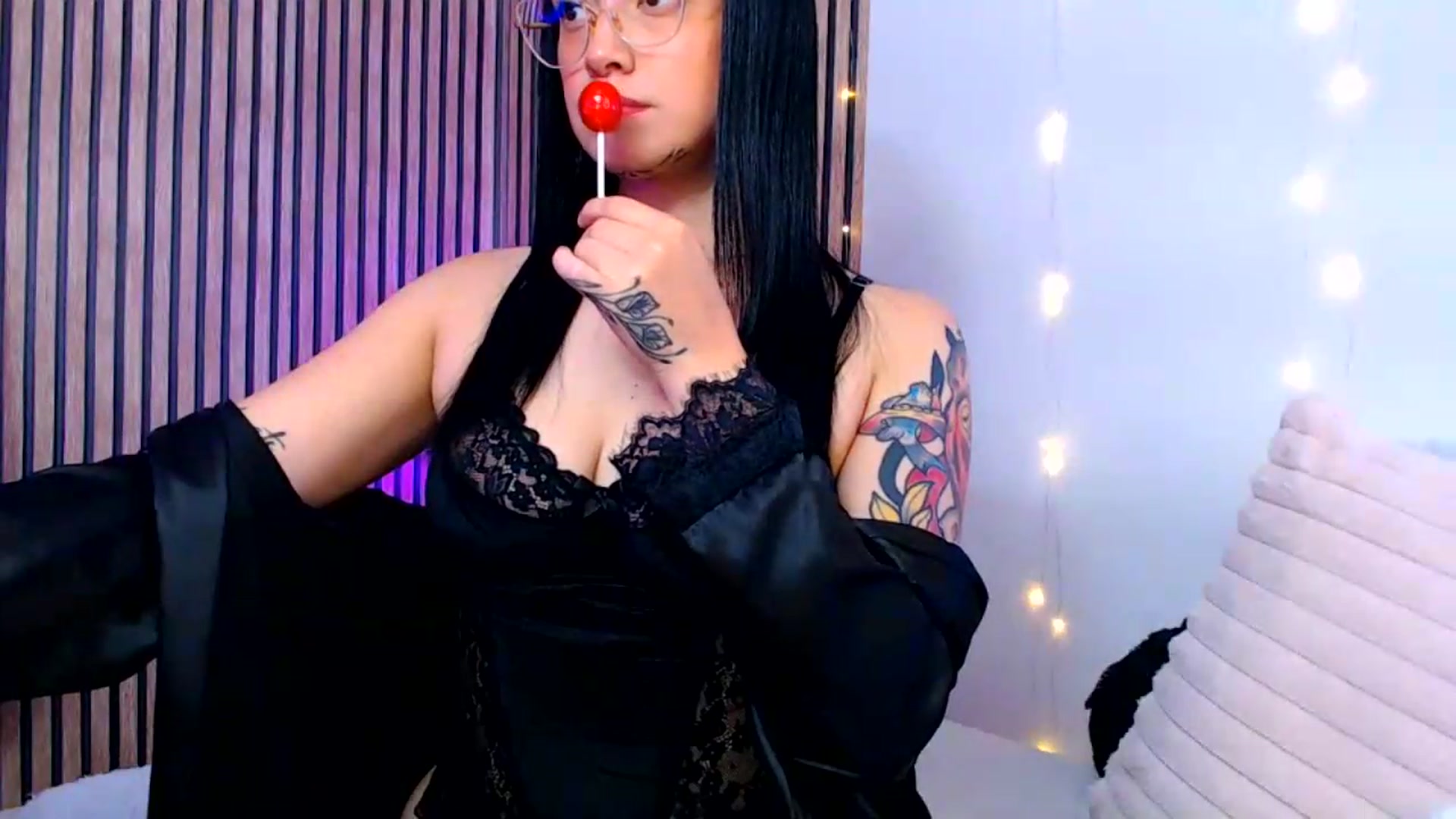 Gallery image thumbnail from Isa_Maiden's myfreecams stream on, 08/11/2026, 19:42 image 2 of 20