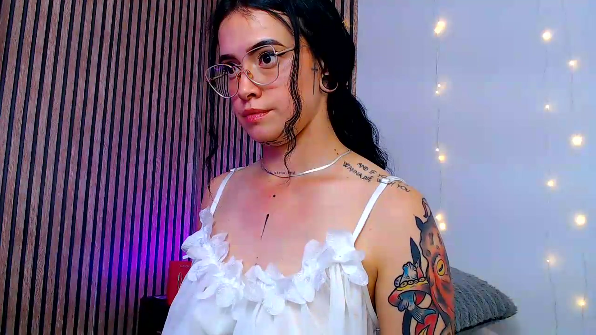 Gallery image thumbnail from Isa_Maiden's myfreecams stream on, 08/13/2026, 22:10 image 11 of 20
