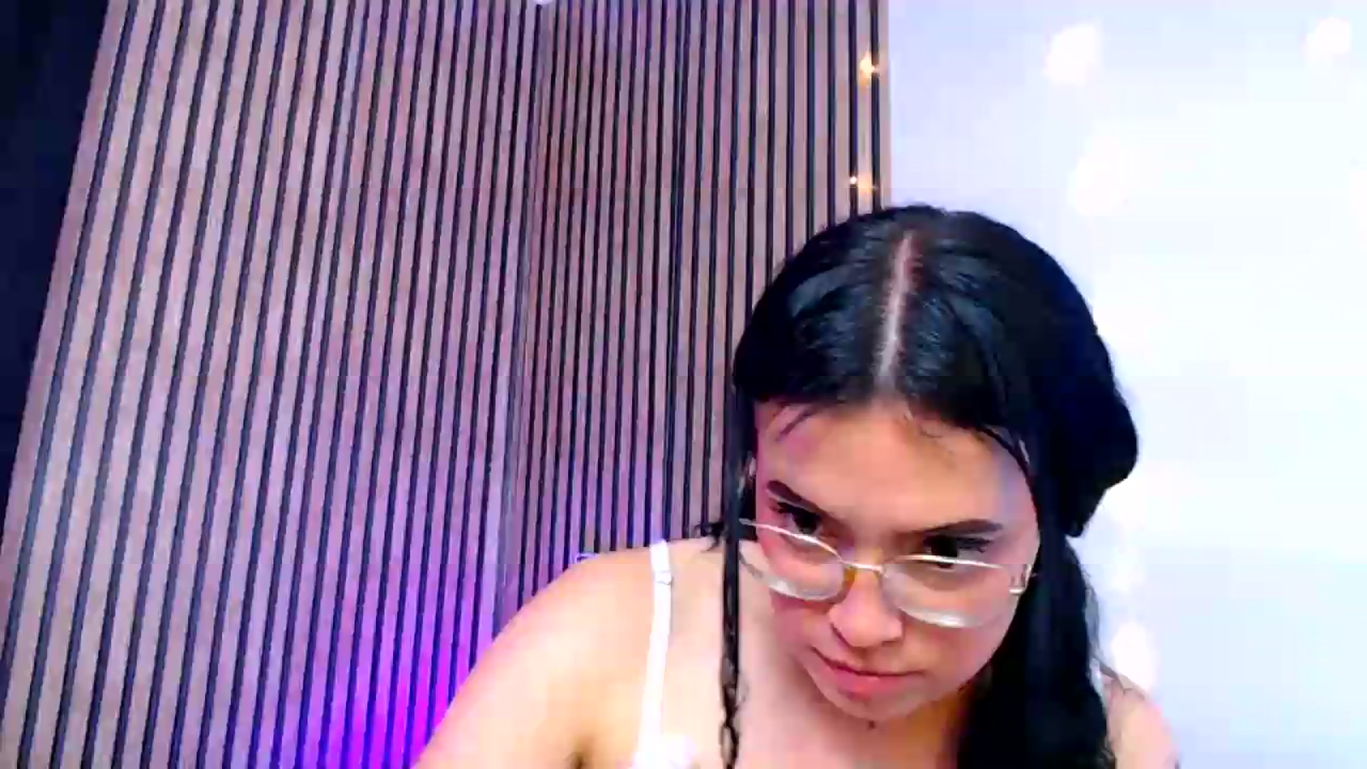 Gallery image thumbnail from Isa_Maiden's myfreecams stream on, 08/13/2026, 22:10 image 1 of 20
