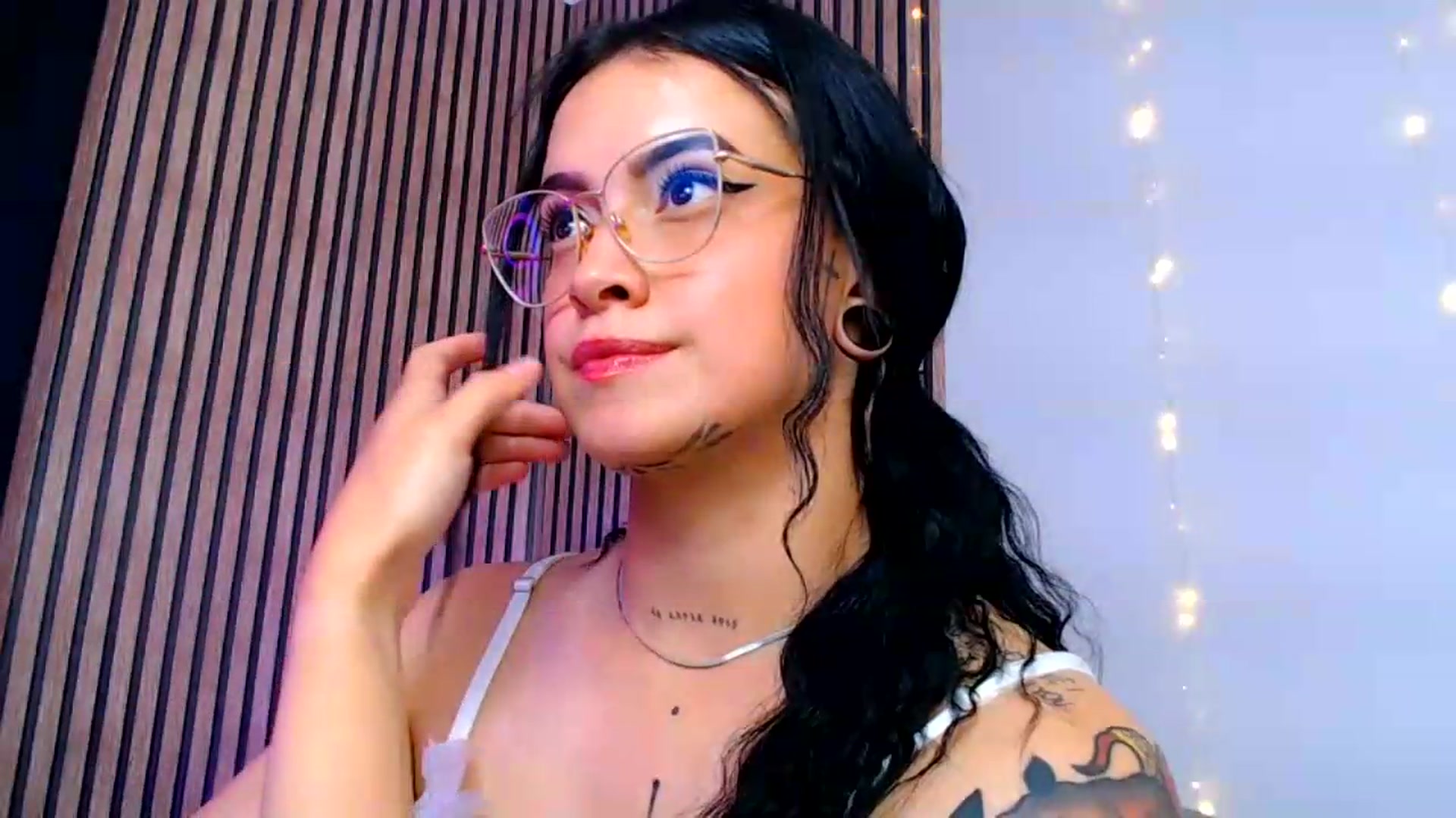 Gallery image thumbnail from Isa_Maiden's myfreecams stream on, 08/13/2026, 22:10 image 3 of 20