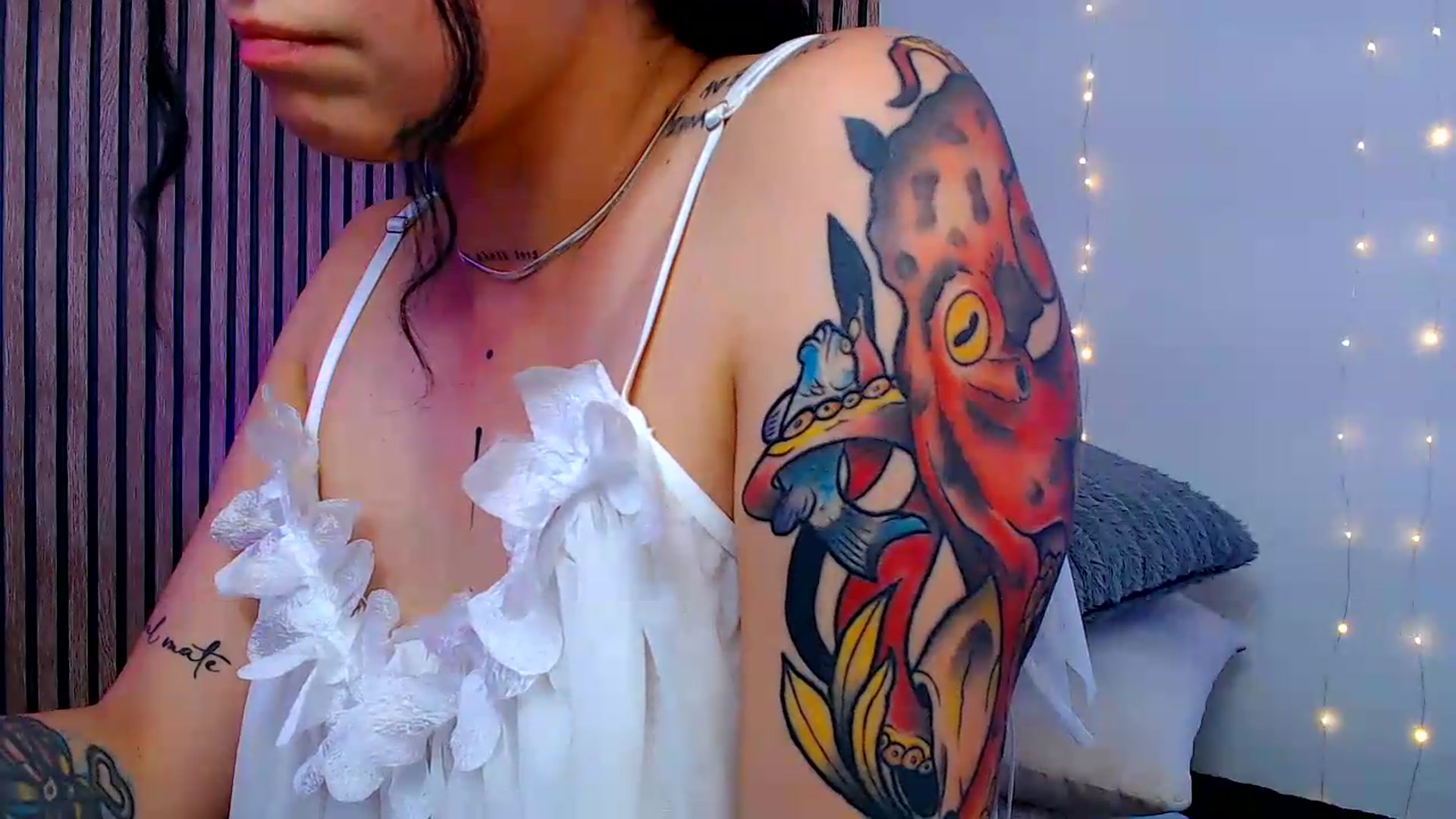 Gallery image thumbnail from Isa_Maiden's myfreecams stream on, 08/13/2026, 22:10 image 10 of 20