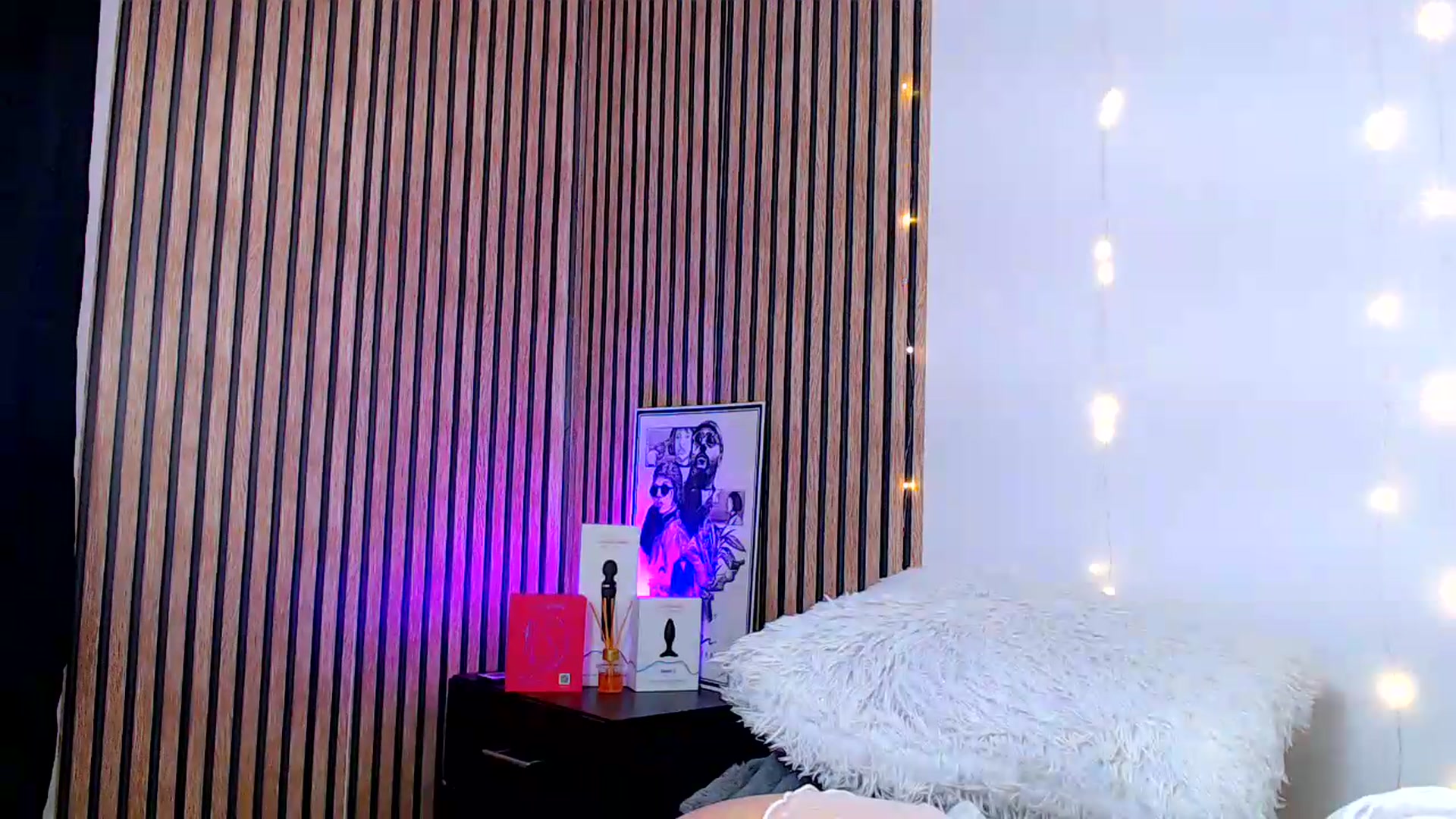 Gallery image thumbnail from Isa_Maiden's myfreecams stream on, 08/14/2026, 20:54 image 7 of 20