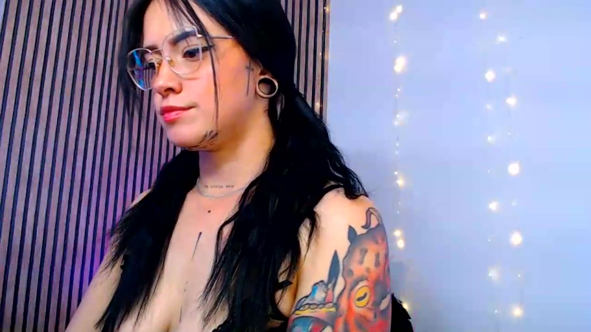 Gallery image thumbnail from Isa_Maiden's myfreecams stream on, 08/18/2026, 19:13 image 15 of 20