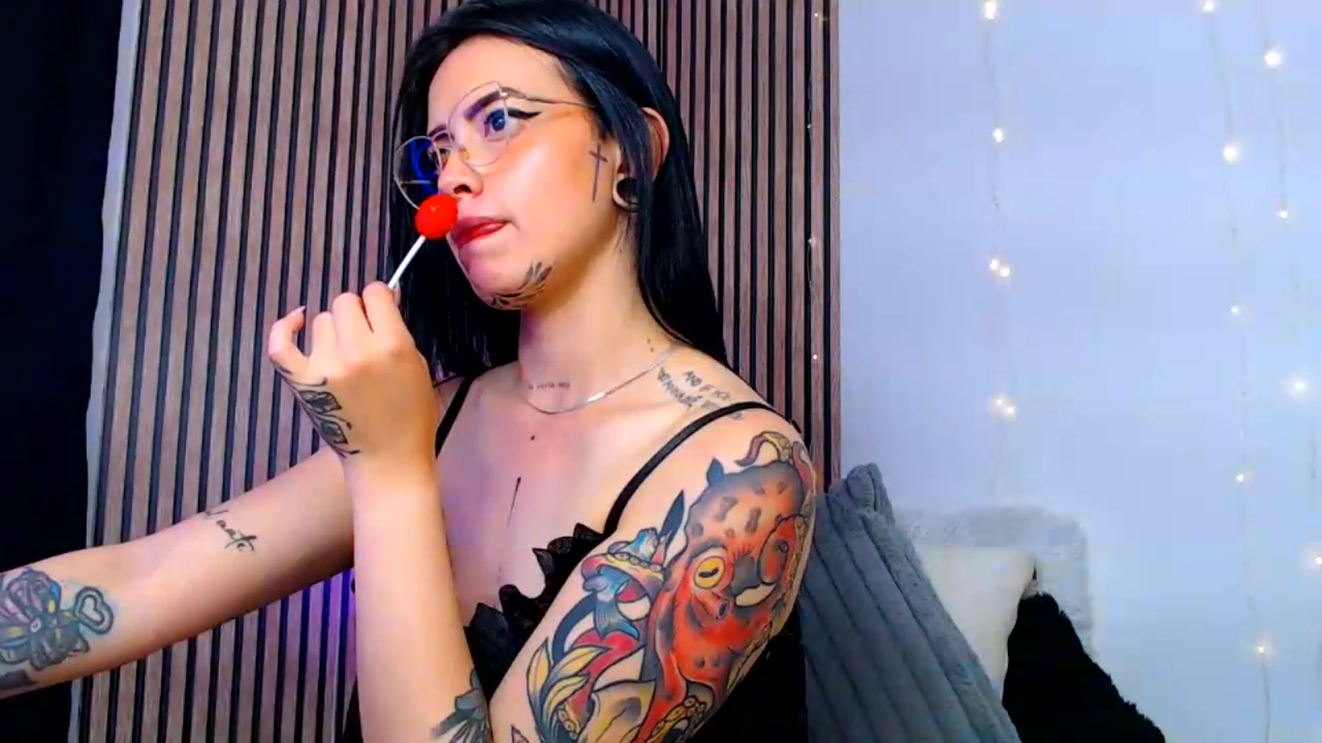 Gallery image thumbnail from Isa_Maiden's myfreecams stream on, 08/22/2026, 18:11 image 6 of 20