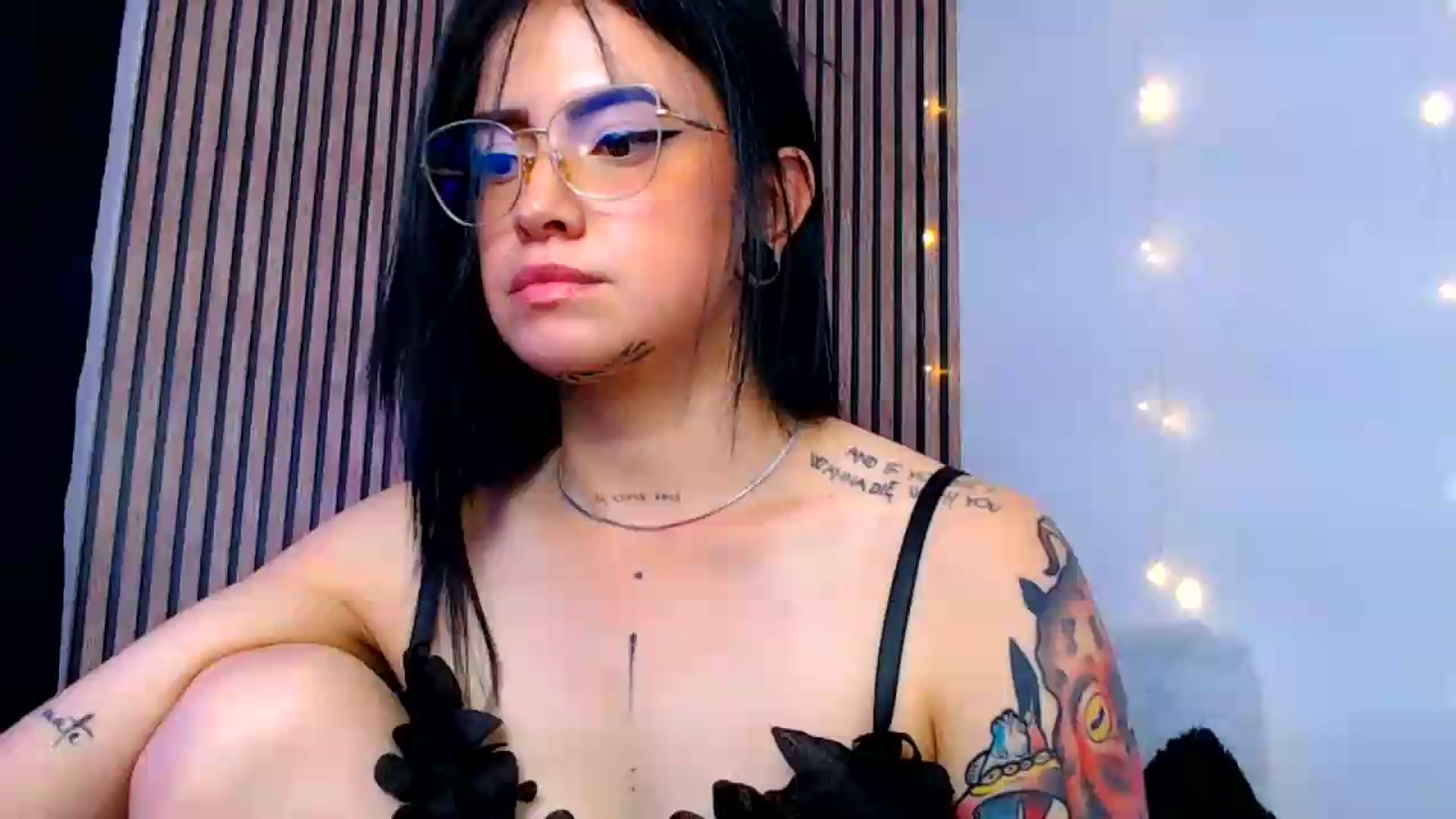 Gallery image thumbnail from Isa_Maiden's myfreecams stream on, 08/22/2026, 18:43 image 1 of 20