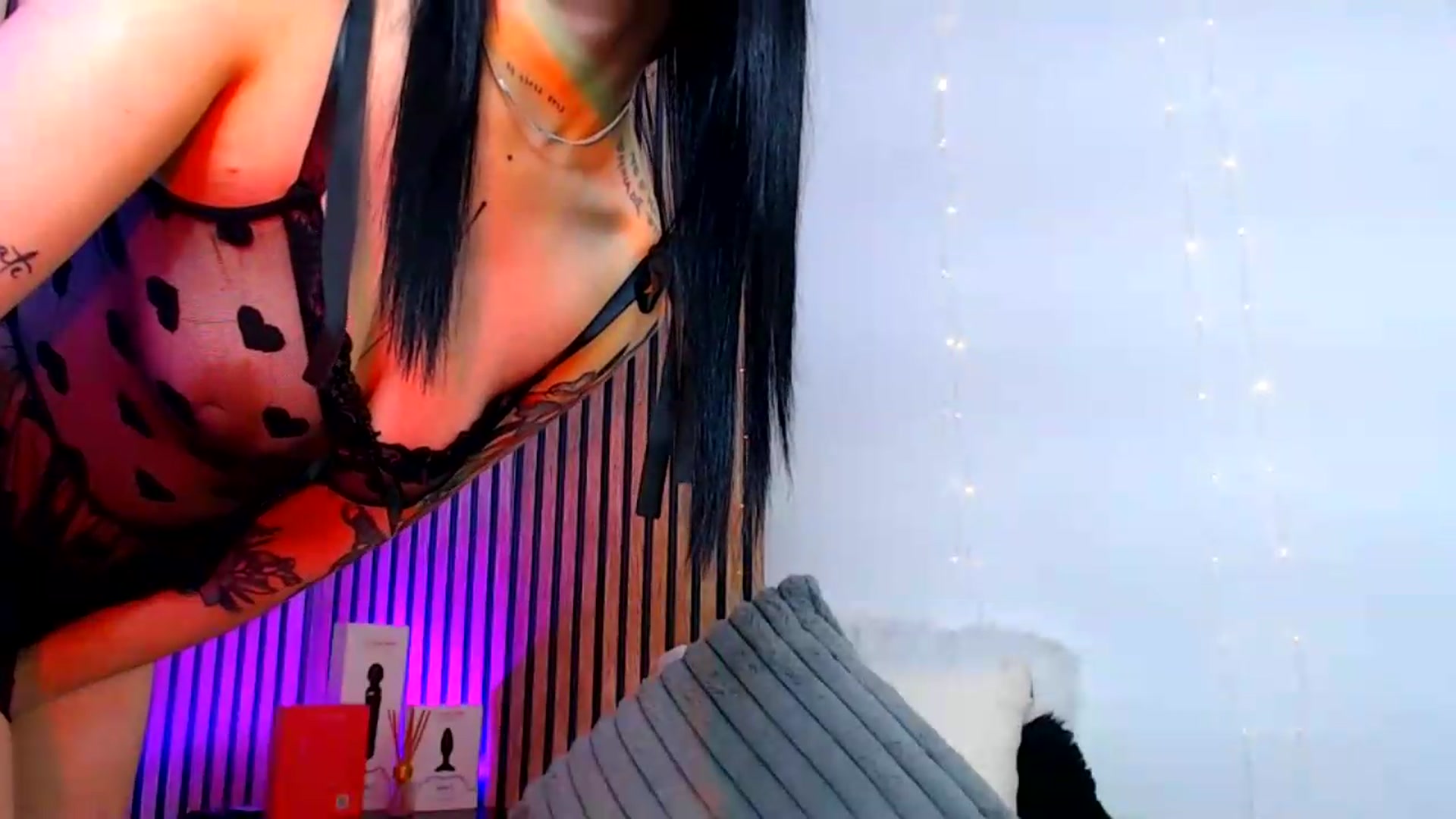 Gallery image thumbnail from Isa_Maiden's myfreecams stream on, 08/25/2026, 18:46 image 5 of 20