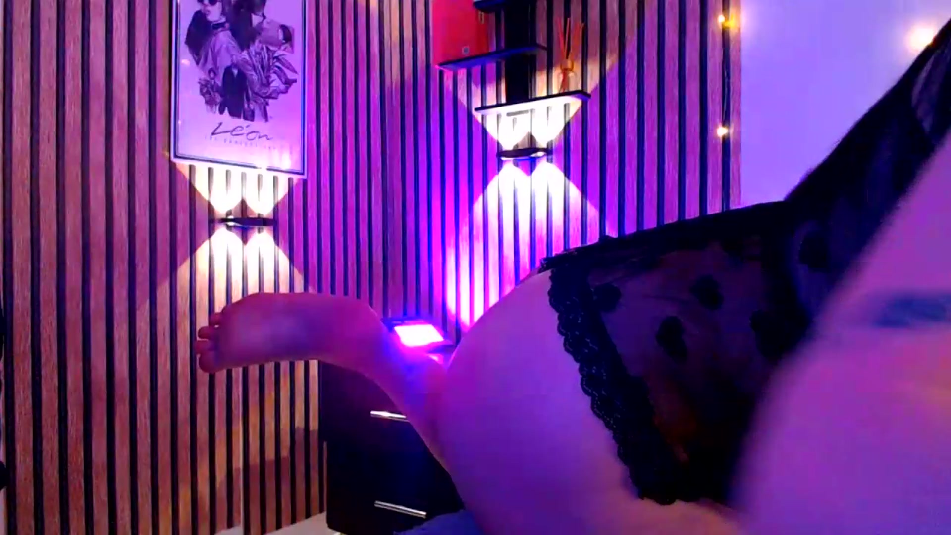 Gallery image thumbnail from Isa_Maiden's myfreecams stream on, 08/25/2026, 18:46 image 9 of 20