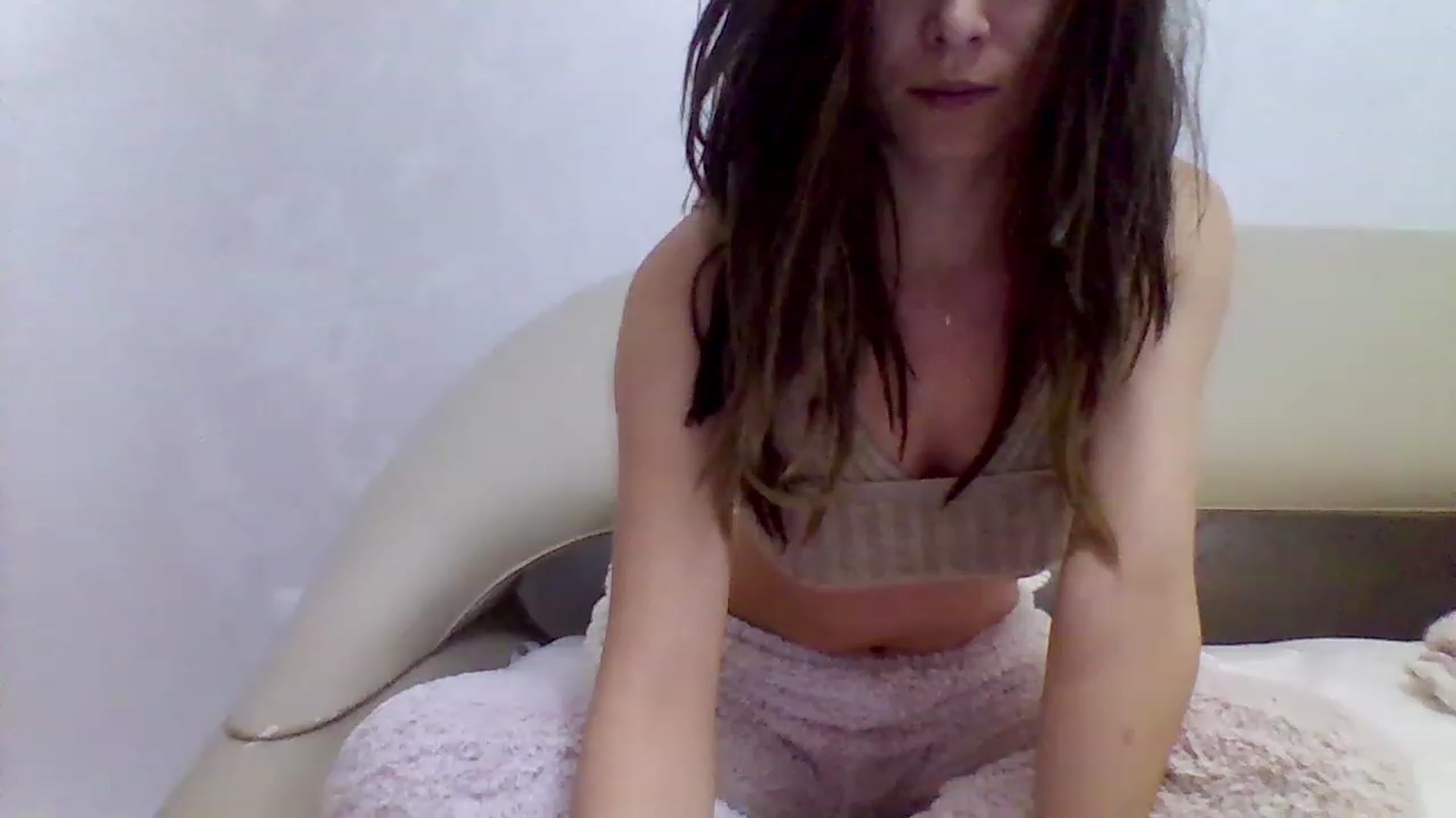 Gallery image thumbnail from Isa__'s myfreecams stream on, 11/27/2022, 19:38 image 1 of 20