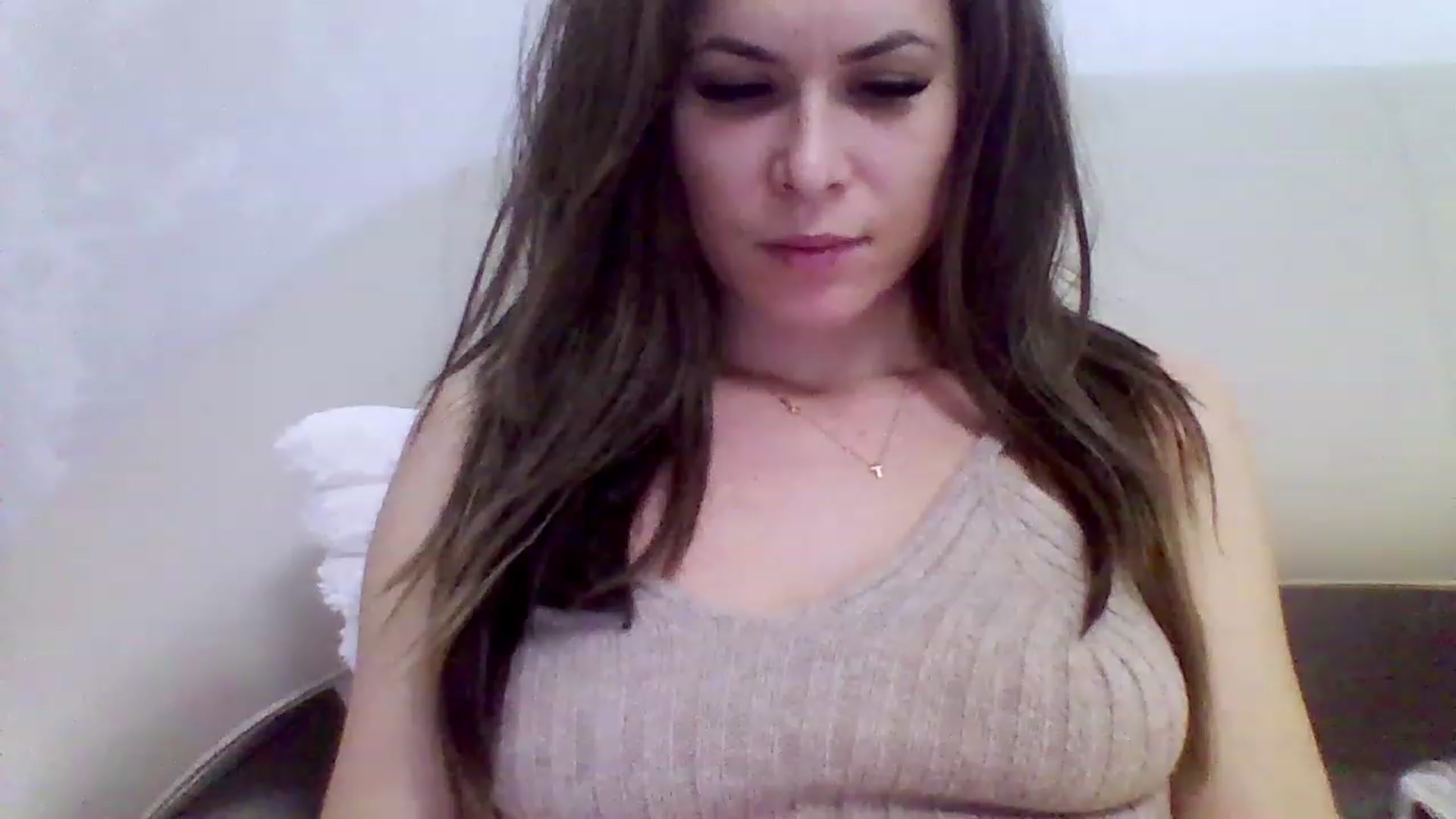 Gallery image thumbnail from Isa__'s myfreecams stream on, 11/27/2022, 20:54 image 12 of 20