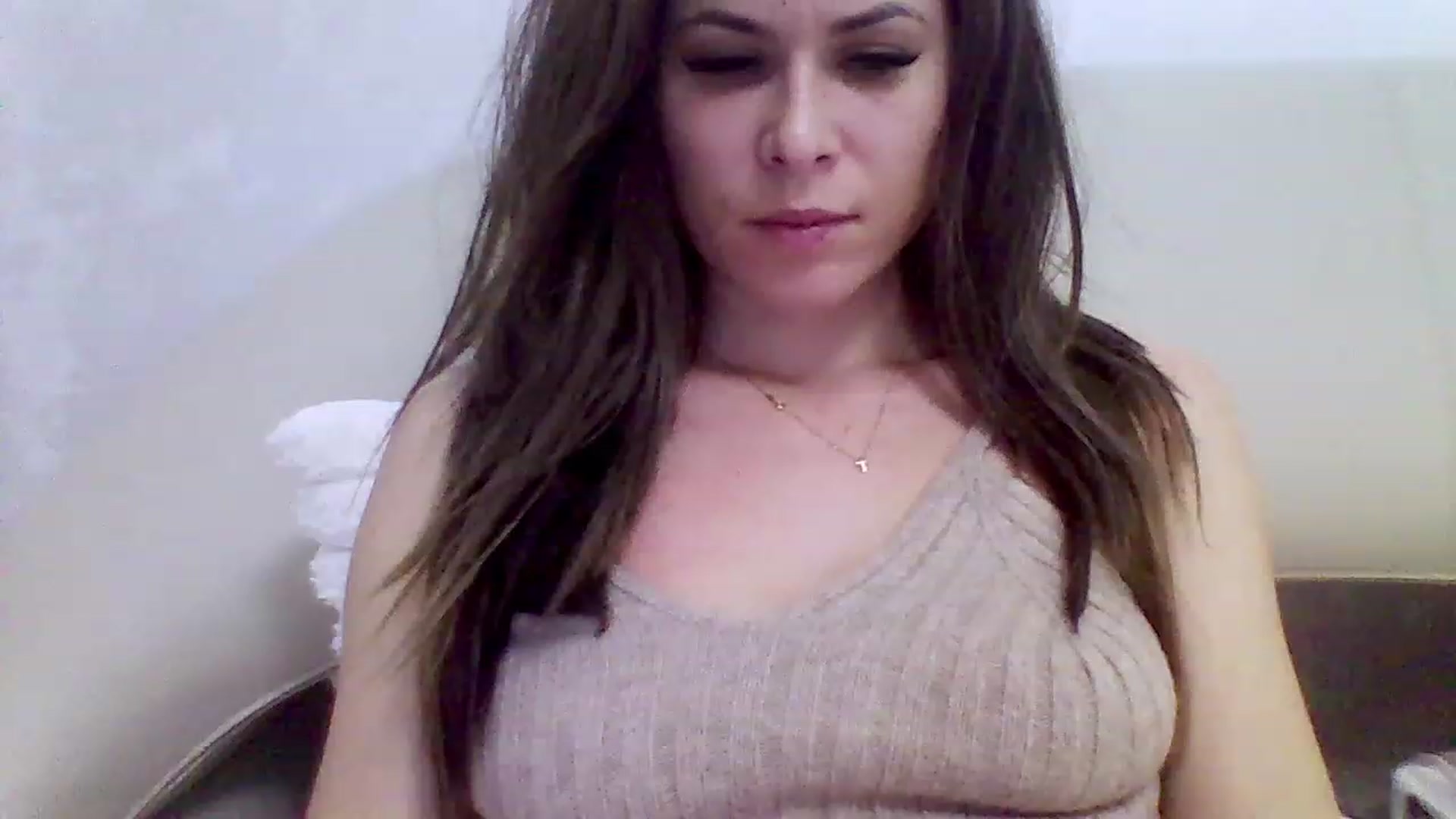 Gallery image thumbnail from Isa__'s myfreecams stream on, 11/27/2022, 20:54 image 3 of 20