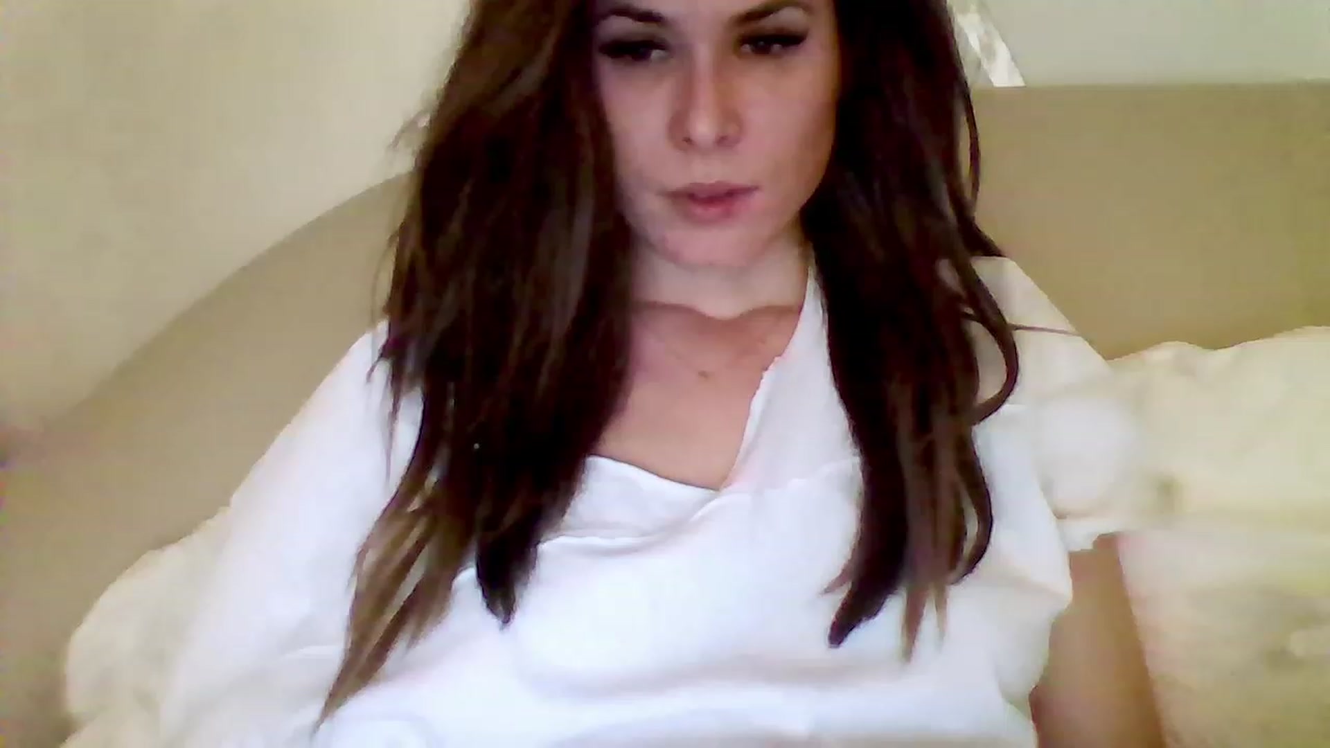 Gallery image thumbnail from Isa__'s myfreecams stream on, 12/29/2022, 19:29 image 10 of 20