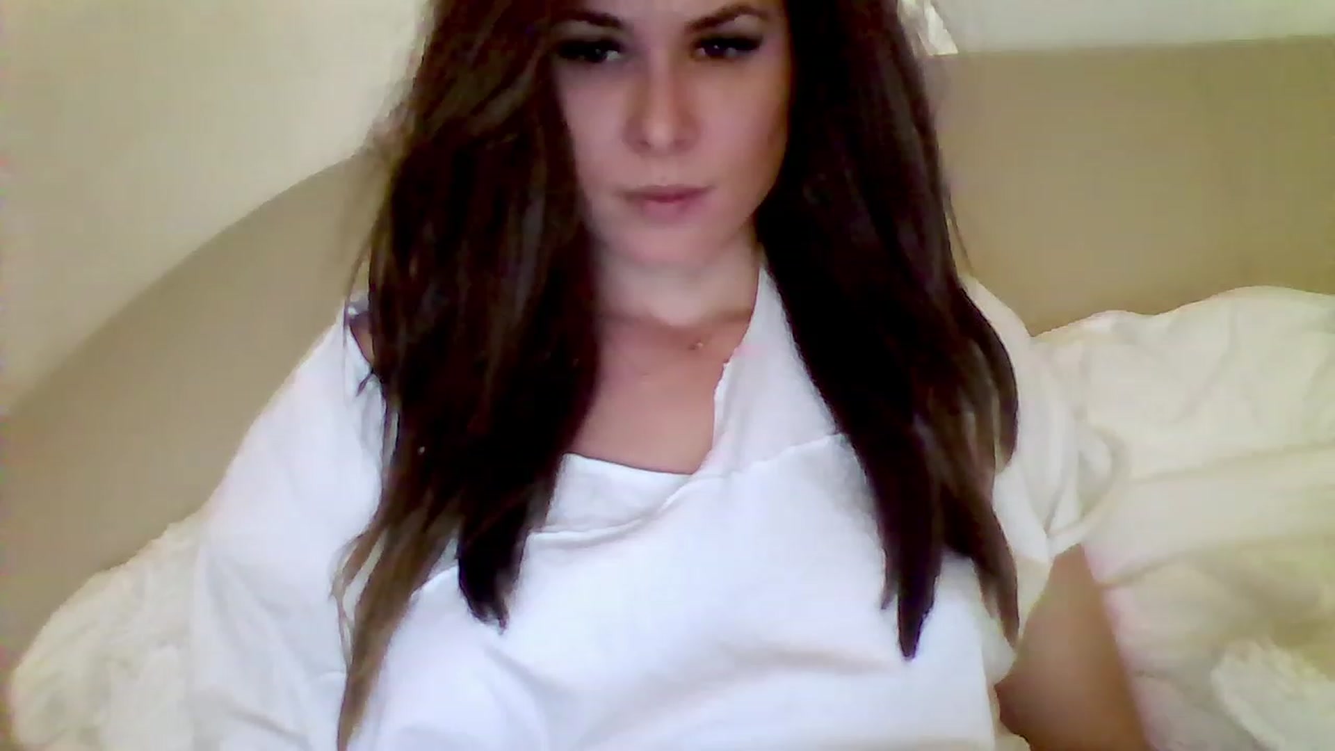 Gallery image thumbnail from Isa__'s myfreecams stream on, 12/29/2022, 19:29 image 11 of 20
