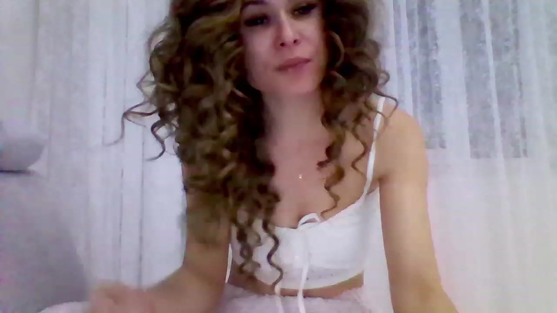 Gallery image thumbnail from Isa__'s myfreecams stream on, 12/30/2022, 21:52 image 13 of 20