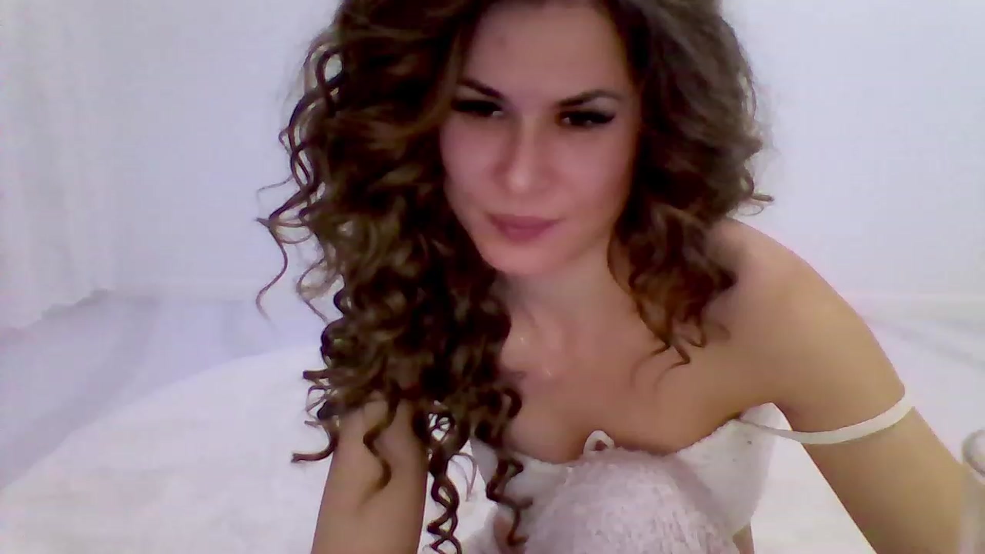 Gallery image thumbnail from Isa__'s myfreecams stream on, 12/30/2022, 21:52 image 19 of 20