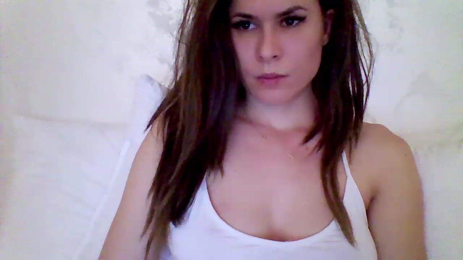 Gallery image thumbnail from Isa__'s myfreecams stream on, 02/12/2023, 16:23 image 7 of 20