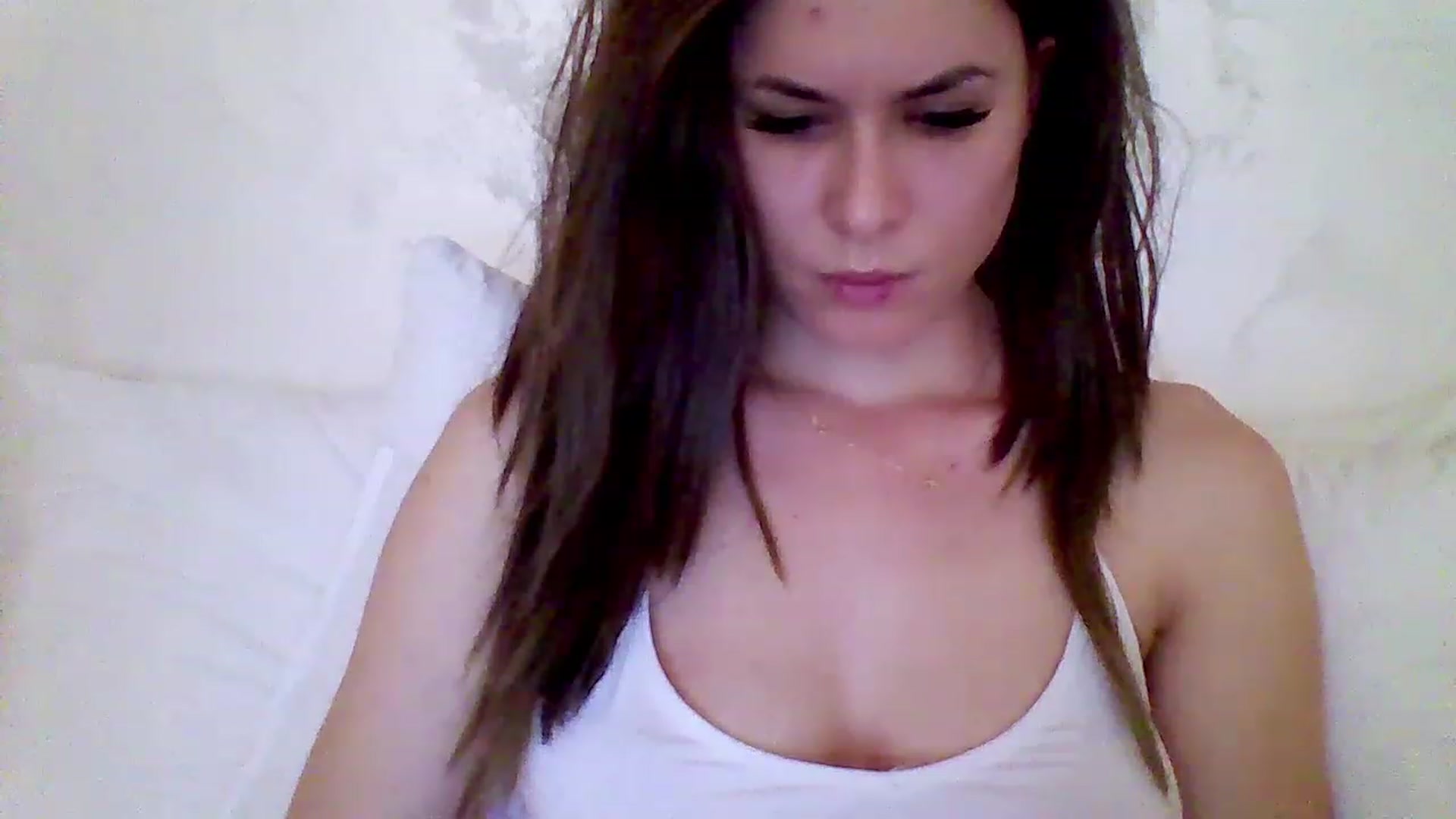 Gallery image thumbnail from Isa__'s myfreecams stream on, 02/12/2023, 16:23 image 6 of 20