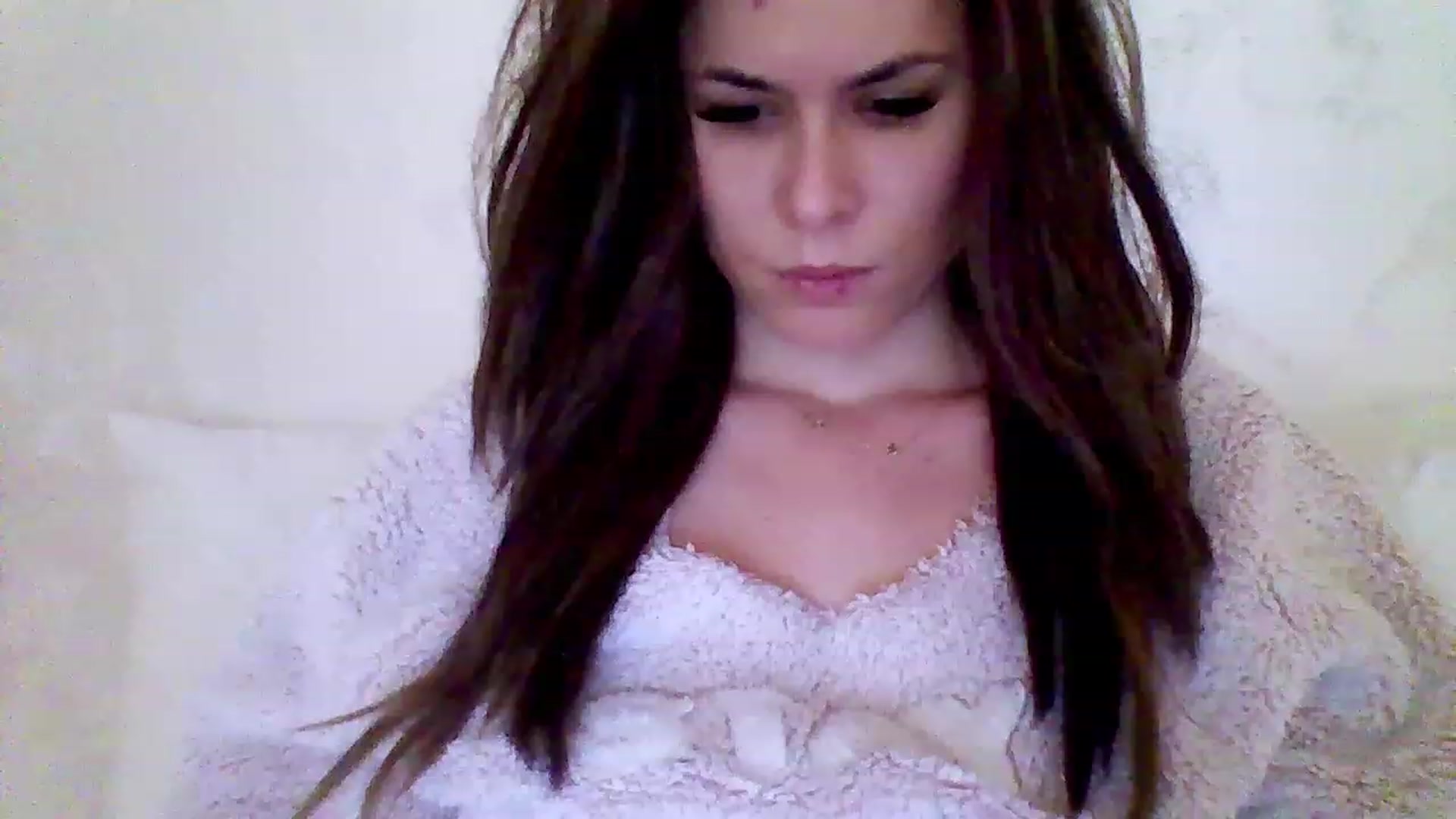 Gallery image thumbnail from Isa__'s myfreecams stream on, 02/12/2023, 17:43 image 6 of 20