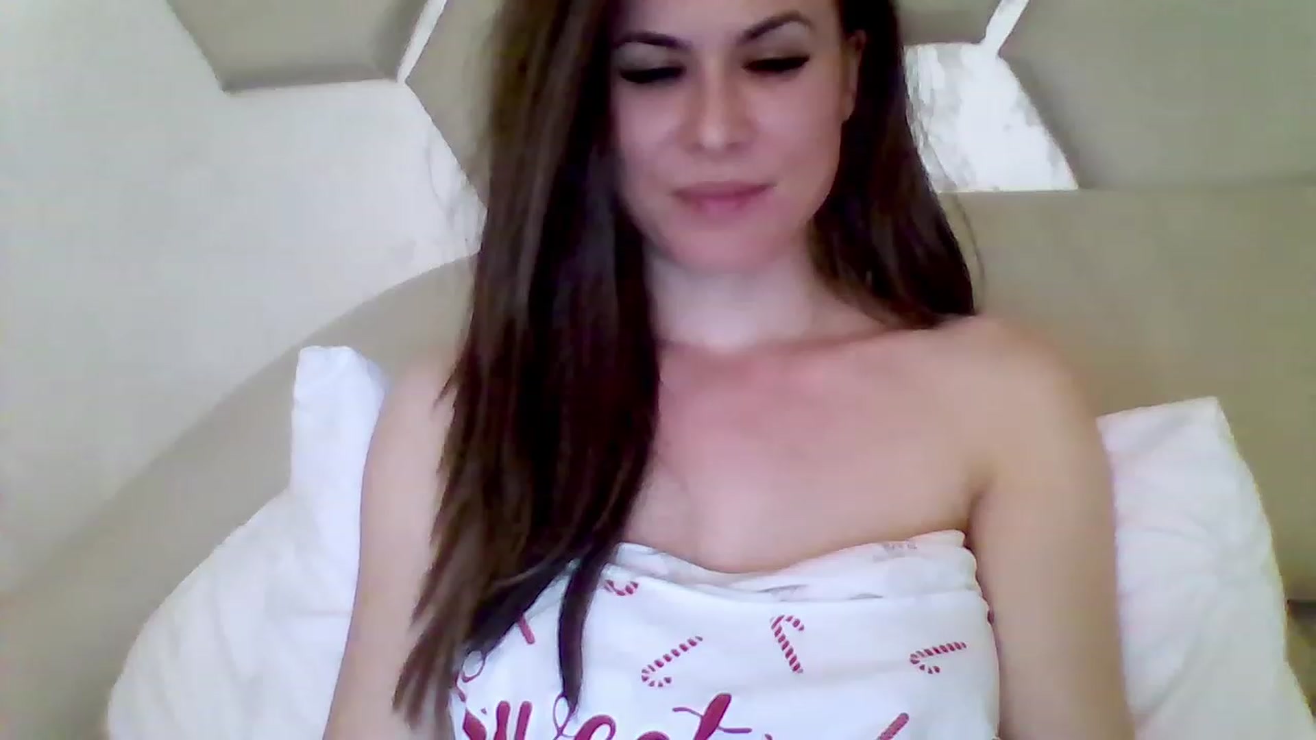 Gallery image thumbnail from Isa__'s myfreecams stream on, 05/05/2023, 23:32 image 20 of 20