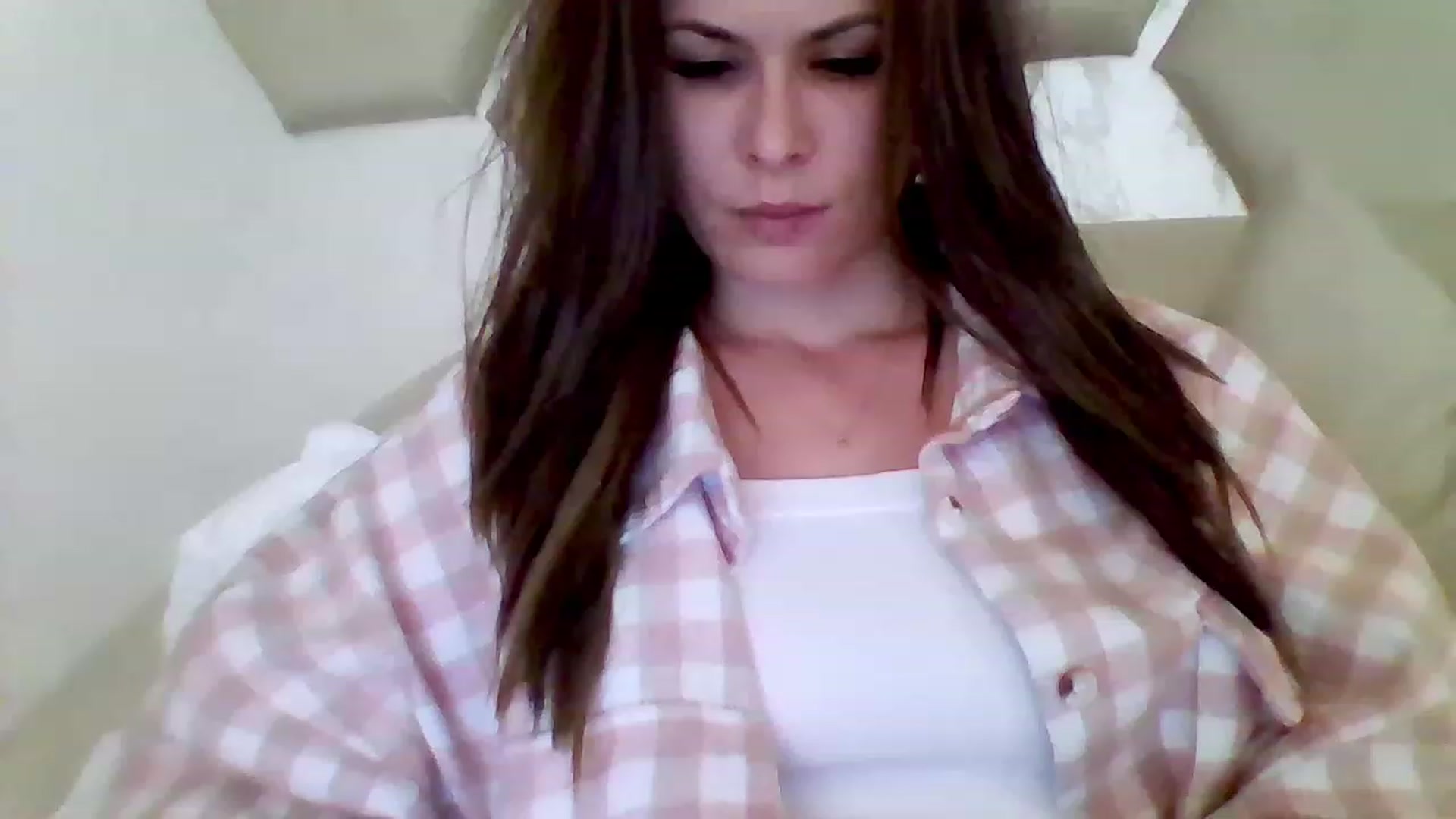 Gallery image thumbnail from Isa__'s myfreecams stream on, 05/14/2023, 21:02 image 17 of 20