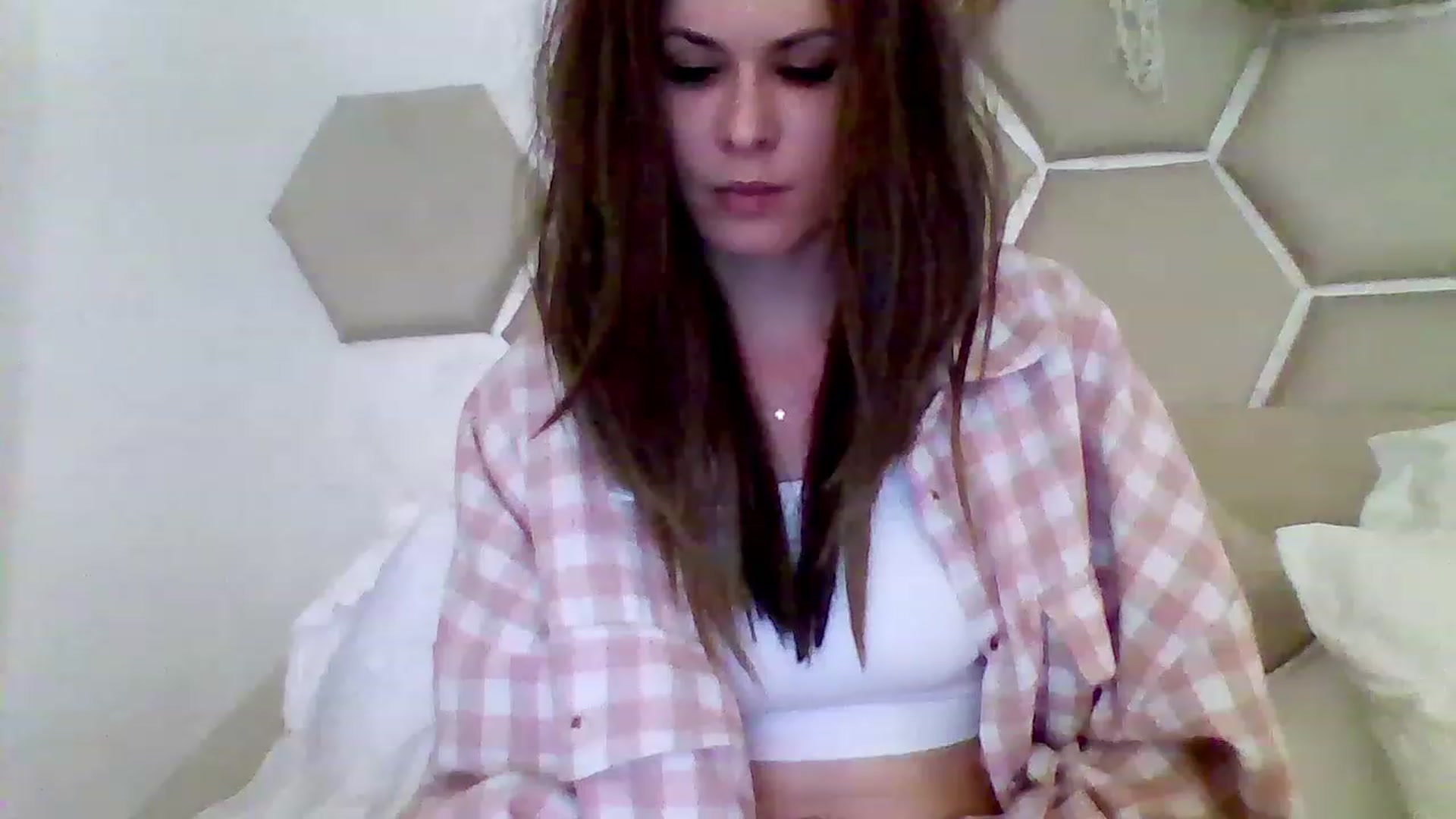 Gallery image thumbnail from Isa__'s myfreecams stream on, 05/14/2023, 21:02 image 6 of 20