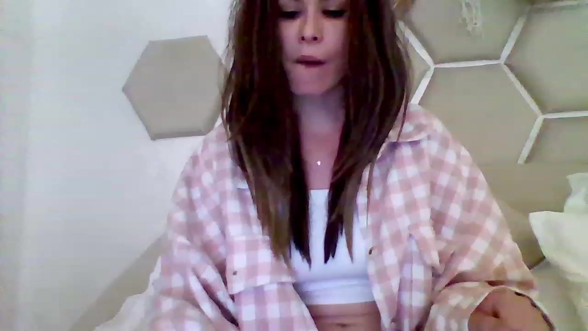 Gallery image thumbnail from Isa__'s myfreecams stream on, 05/14/2023, 21:02 image 3 of 20