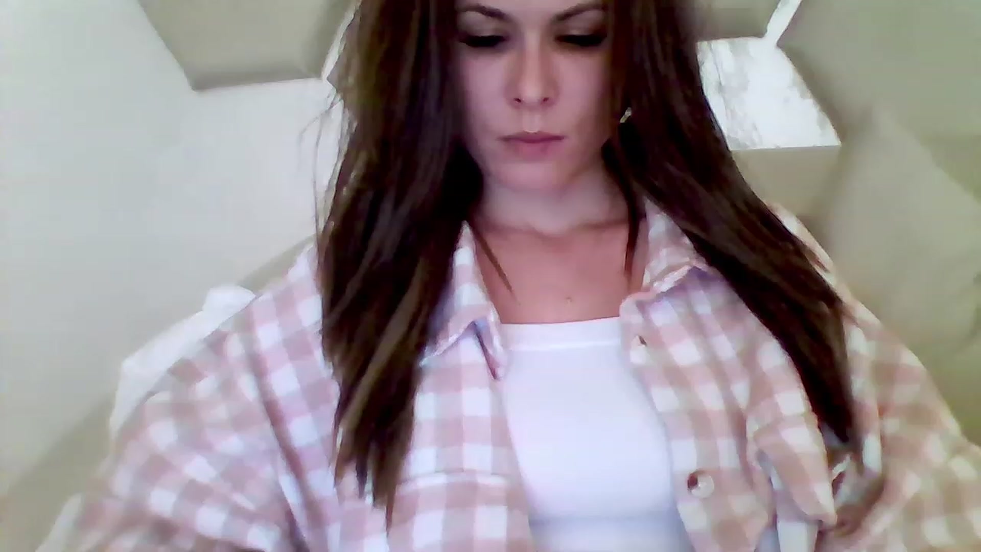 Gallery image thumbnail from Isa__'s myfreecams stream on, 05/14/2023, 21:02 image 15 of 20