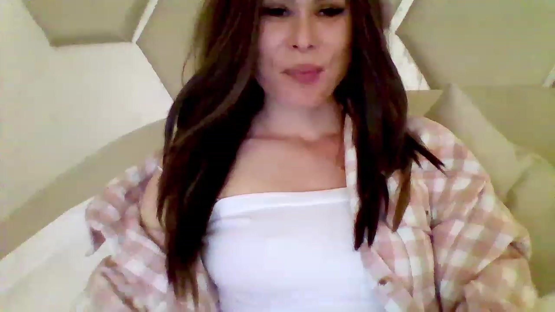 Gallery image thumbnail from Isa__'s myfreecams stream on, 05/14/2023, 21:41 image 7 of 20