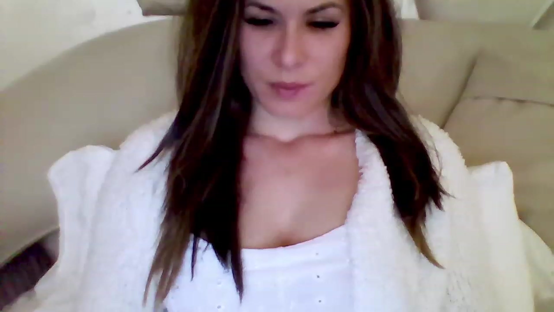 Gallery image thumbnail from Isa__'s myfreecams stream on, 05/16/2023, 02:36 image 9 of 20