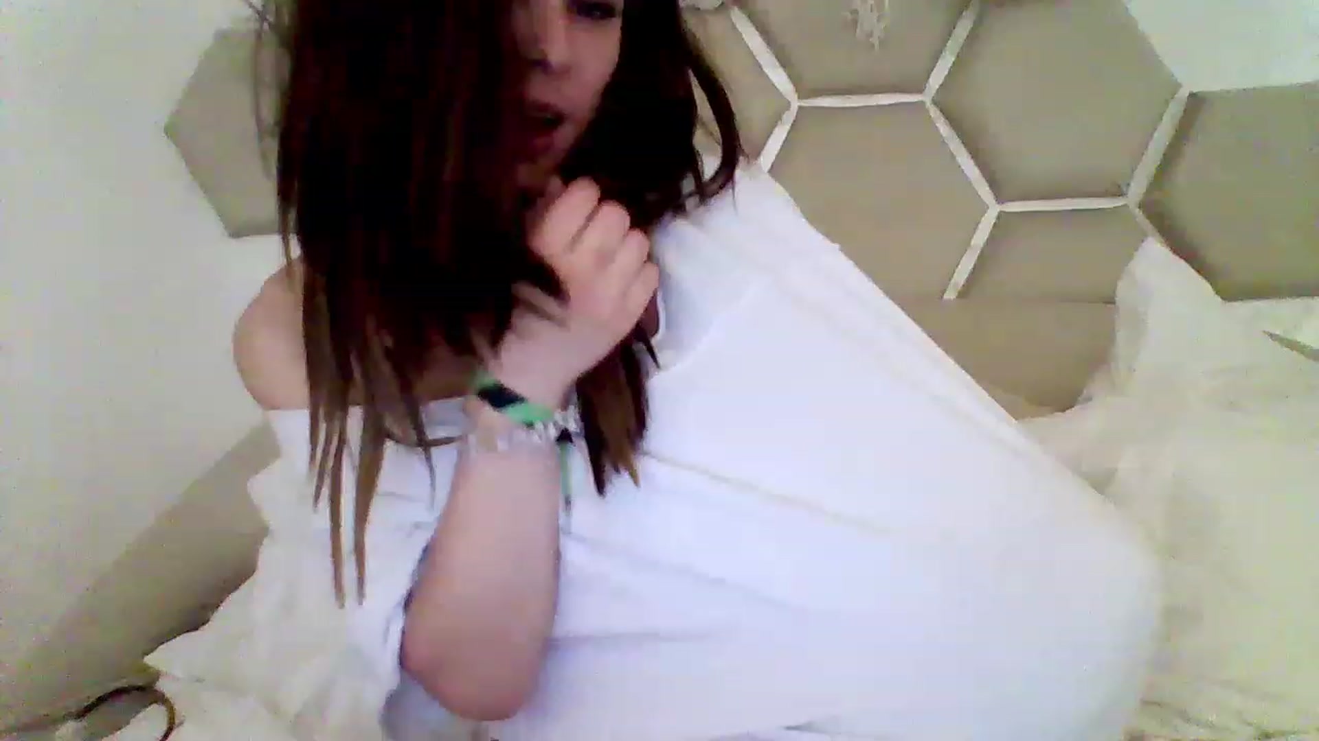 Gallery image thumbnail from Isa__'s myfreecams stream on, 05/26/2023, 18:36 image 5 of 20
