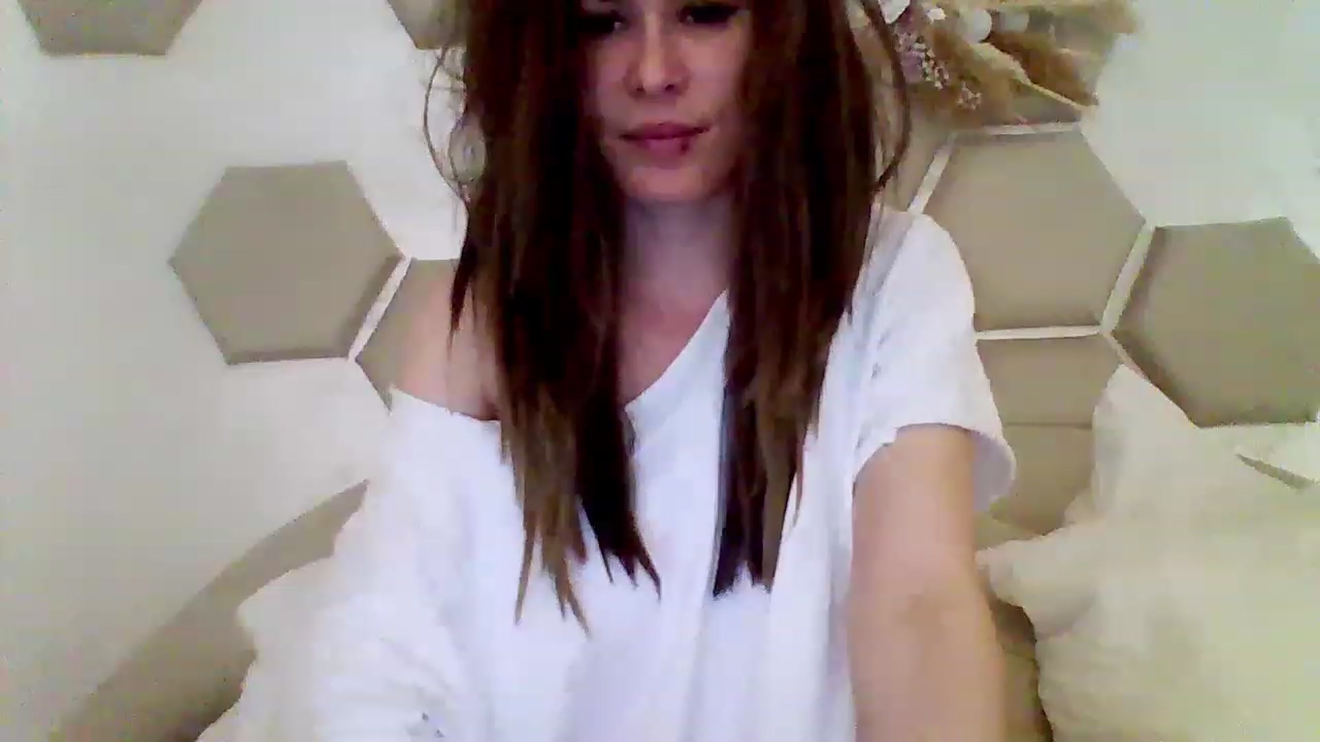 Gallery image thumbnail from Isa__'s myfreecams stream on, 05/26/2023, 18:36 image 2 of 20