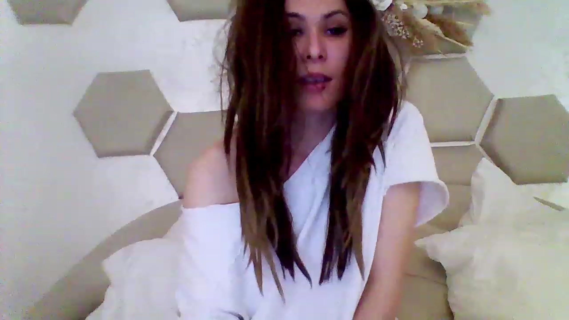 Gallery image thumbnail from Isa__'s myfreecams stream on, 05/26/2023, 18:36 image 4 of 20